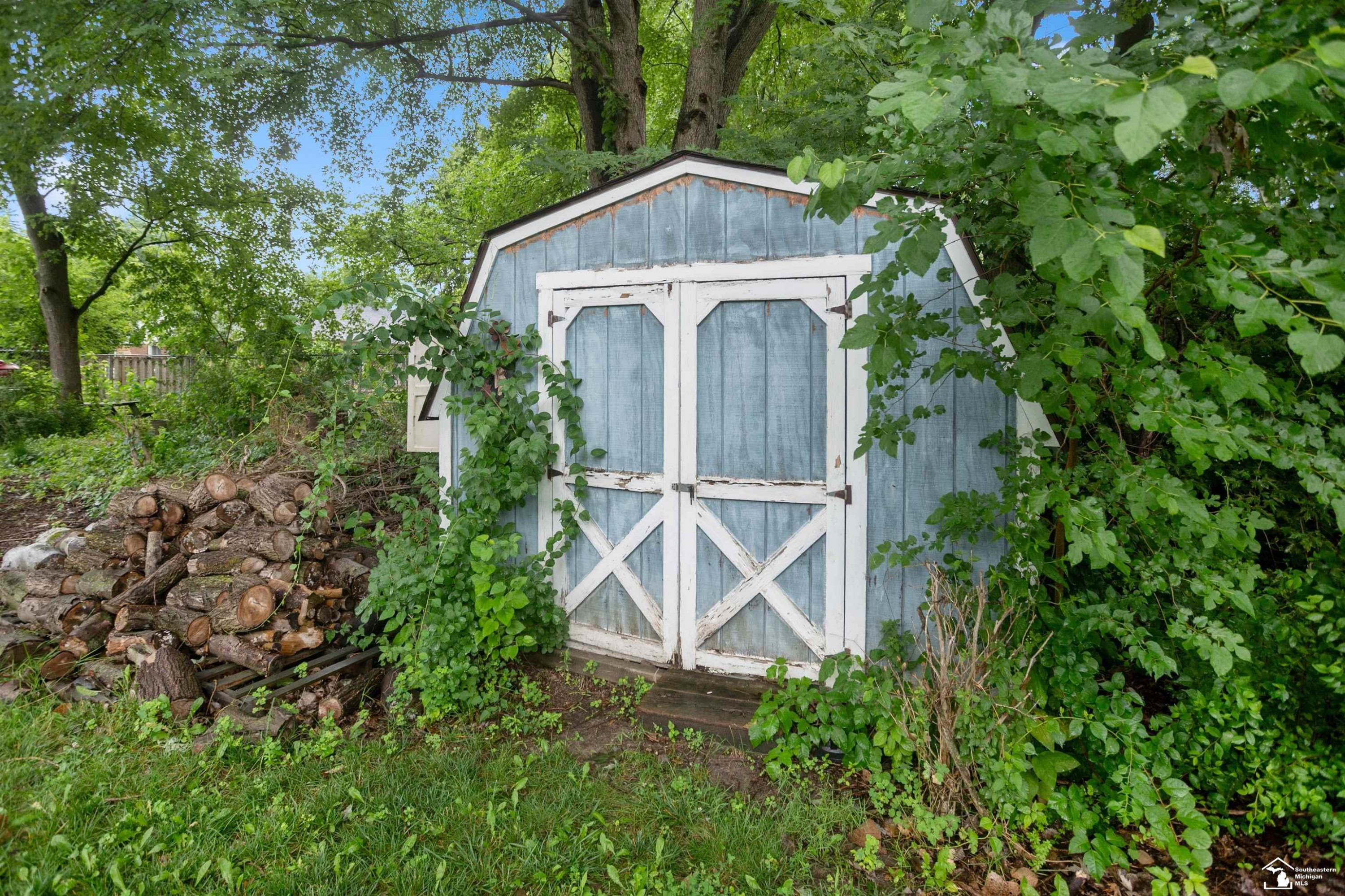 8858 Tanglewood Road, Temperance, MI 48182 — Photo 8