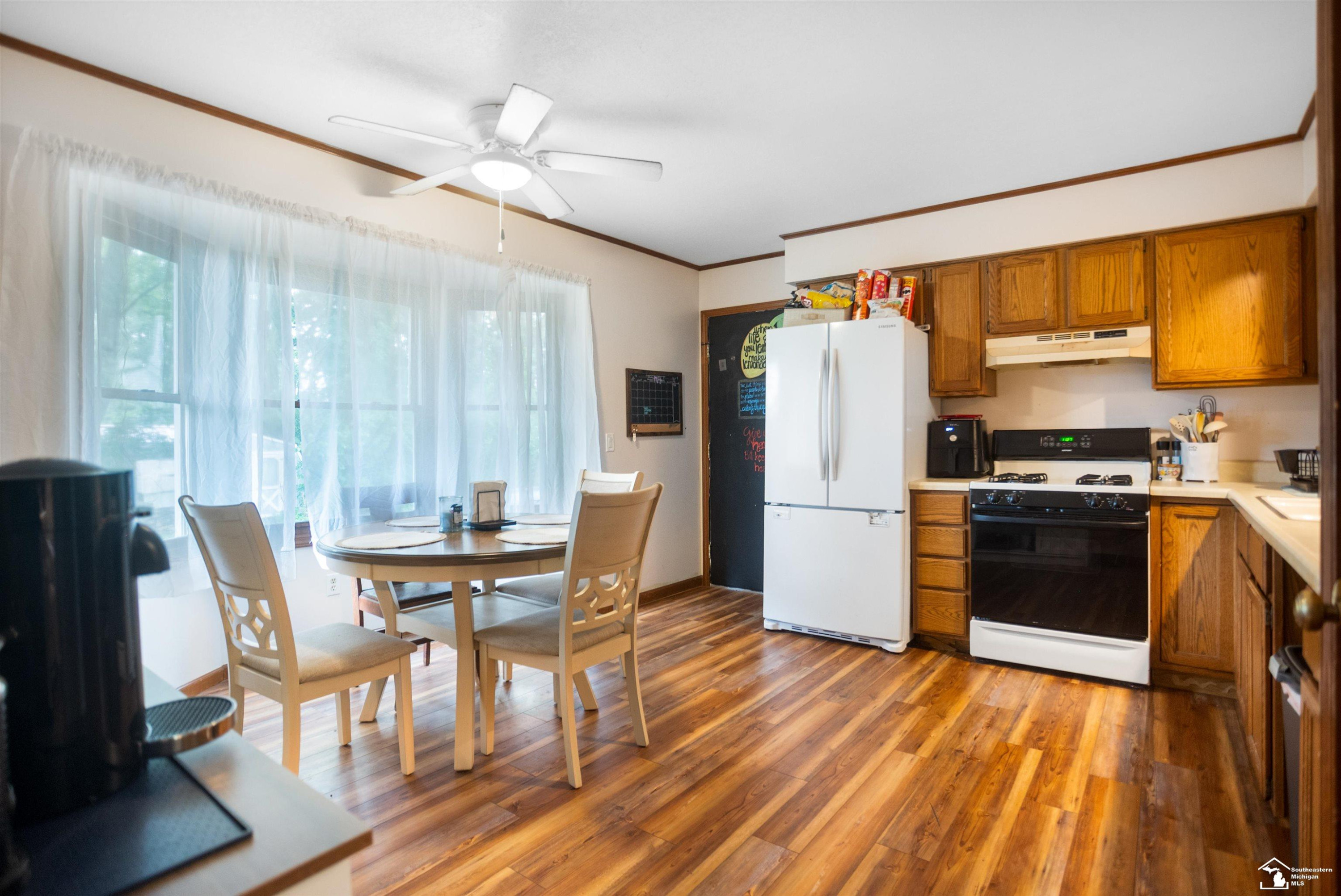 8858 Tanglewood Road, Temperance, MI 48182 — Photo 15