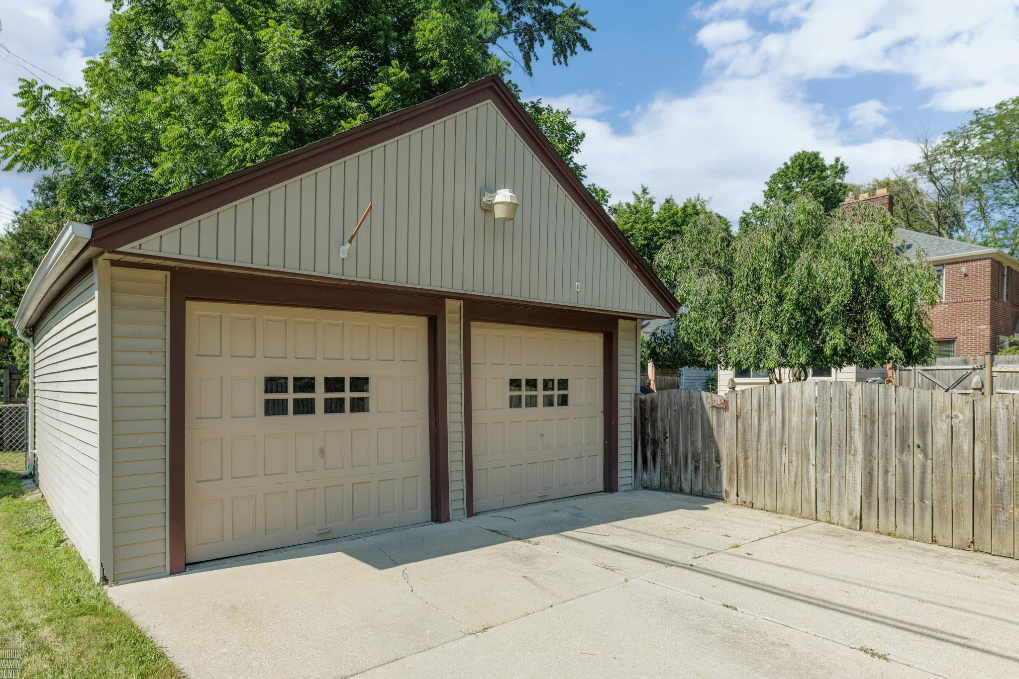 675 Fisher Road, Grosse Pointe, MI 48230 — Photo 38