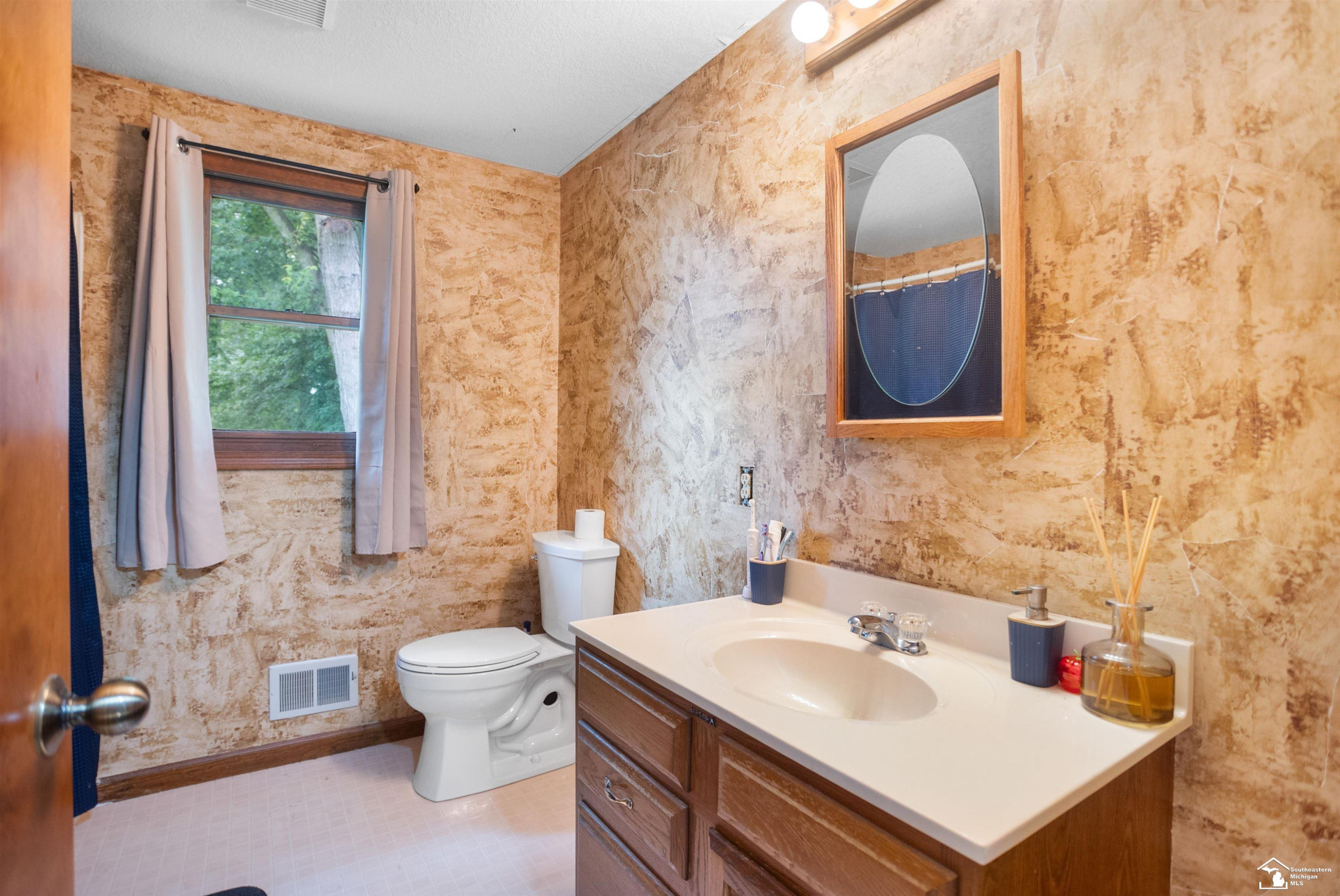8858 Tanglewood Road, Temperance, MI 48182 — Photo 27
