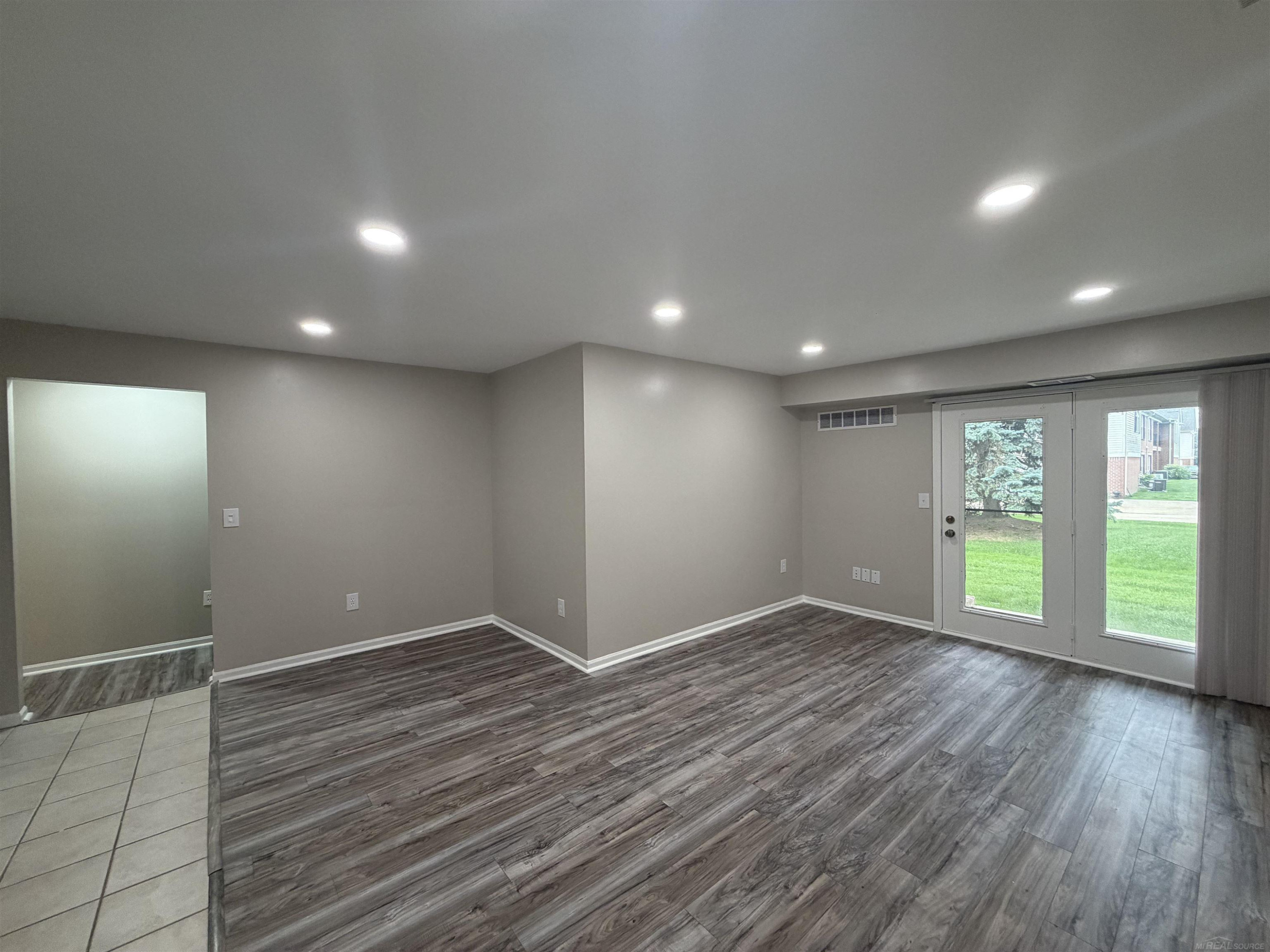 44411 Sunnyside Drive, Sterling Heights, MI 48313 — Photo 4
