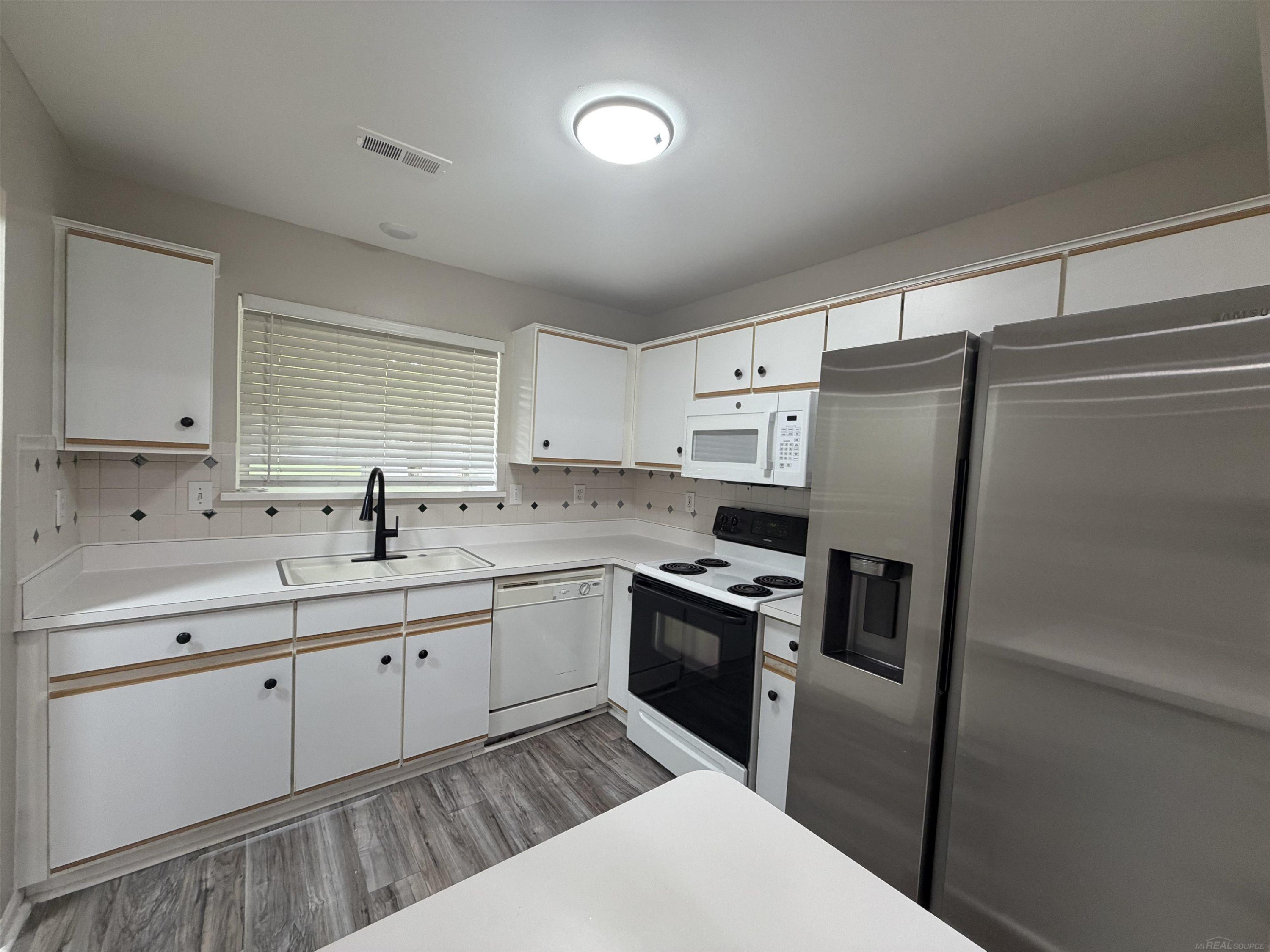 44411 Sunnyside Drive, Sterling Heights, MI 48313 — Photo 10