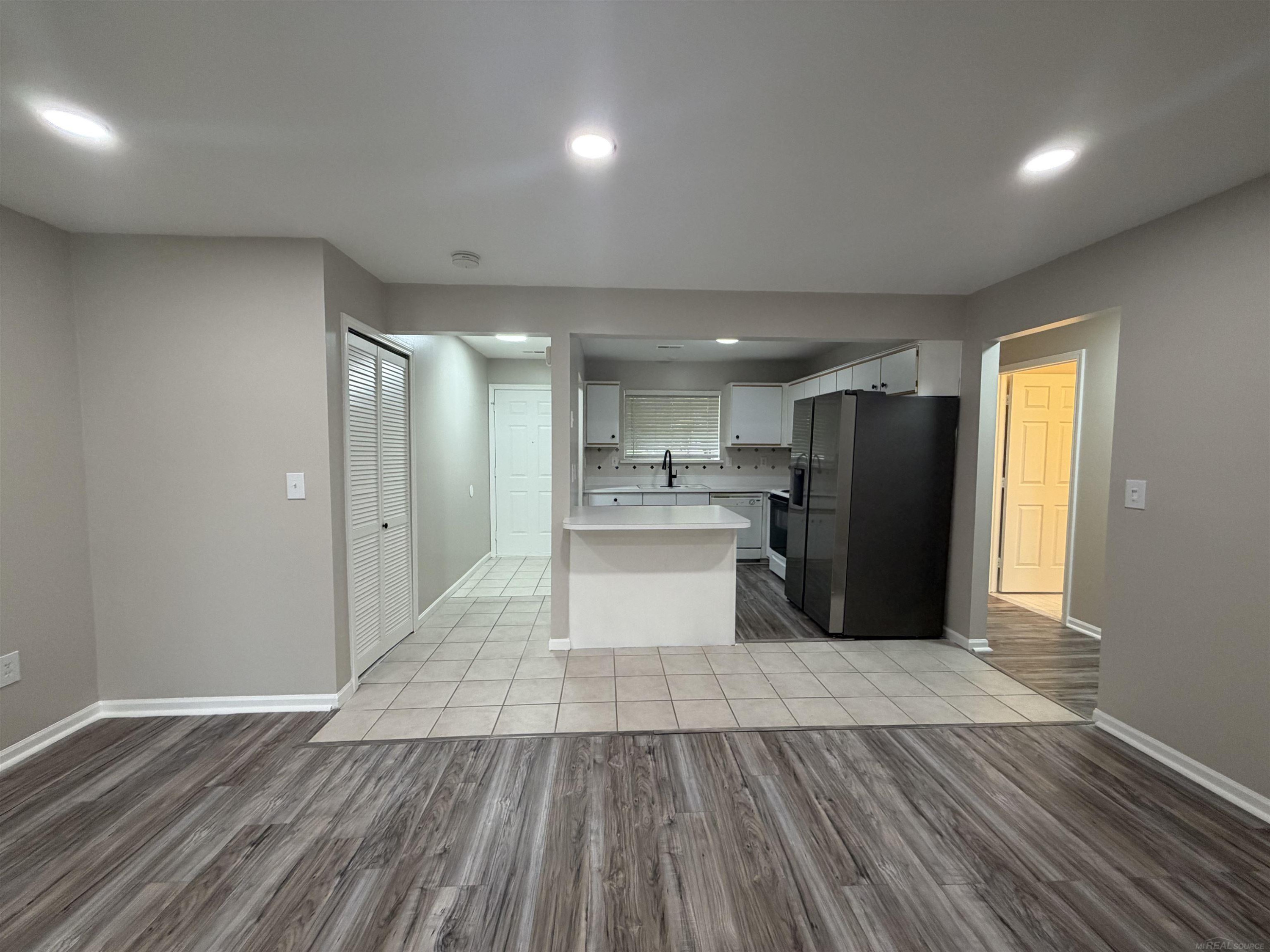 44411 Sunnyside Drive, Sterling Heights, MI 48313 — Photo 11
