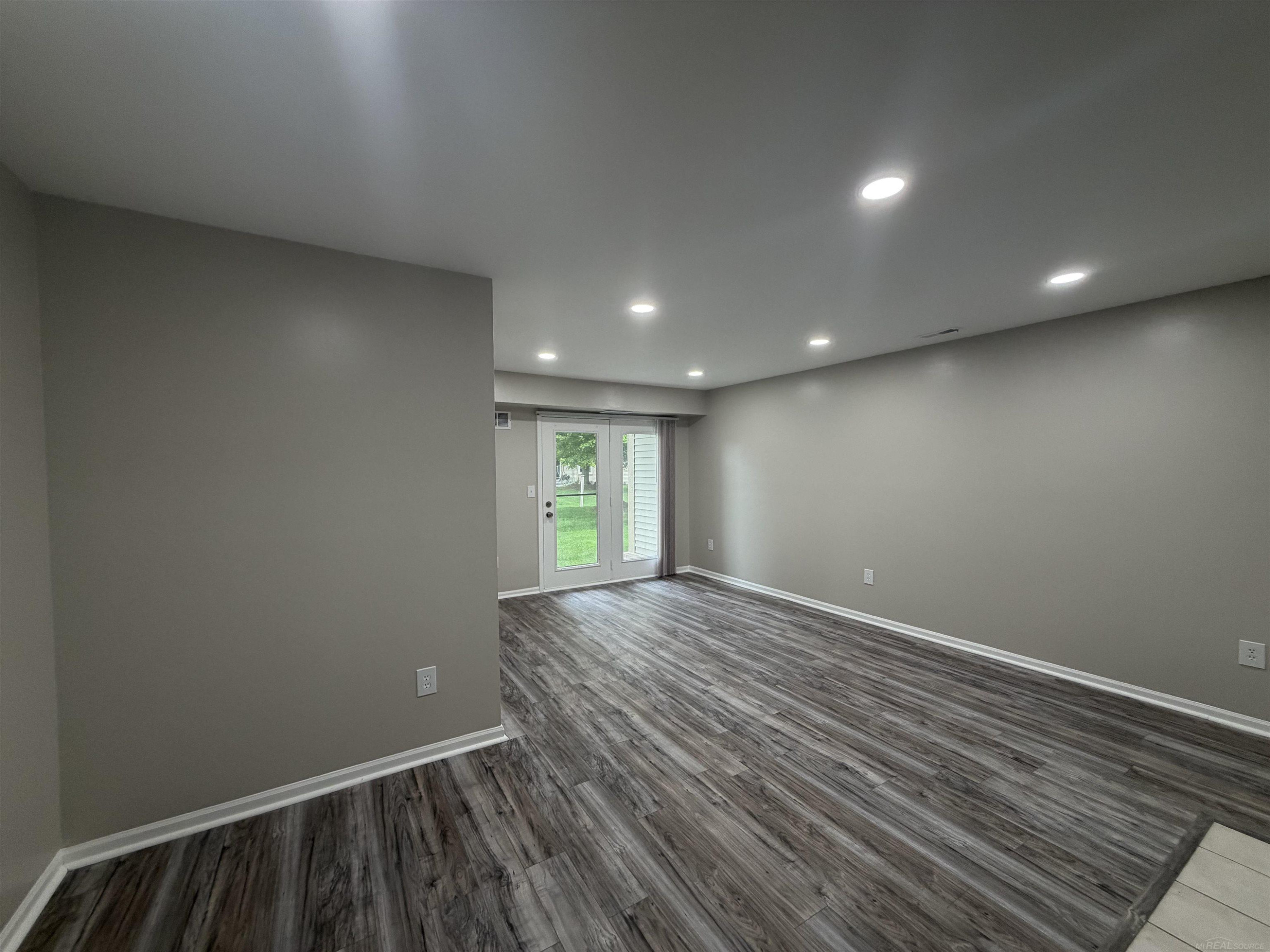 44411 Sunnyside Drive, Sterling Heights, MI 48313 — Photo 13