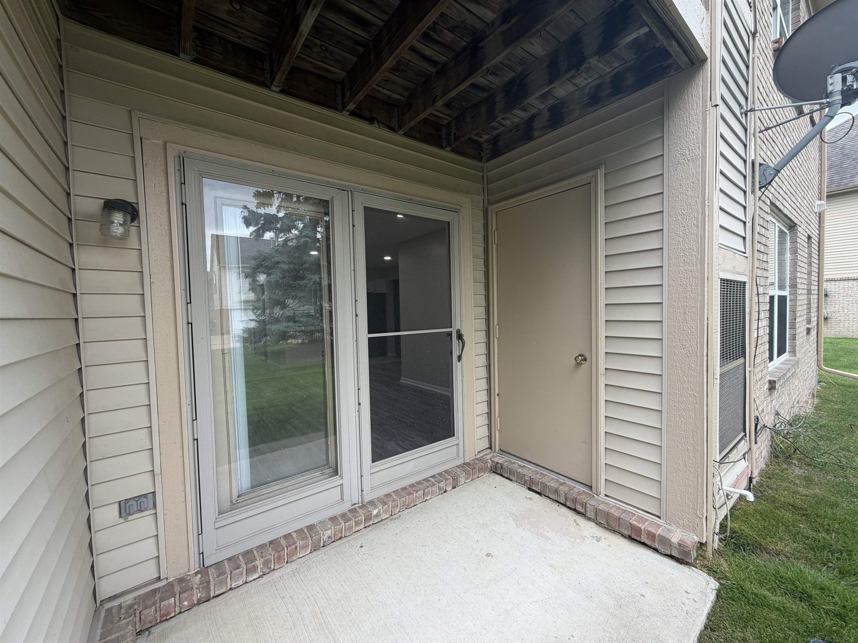 44411 Sunnyside Drive, Sterling Heights, MI 48313 — Photo 26