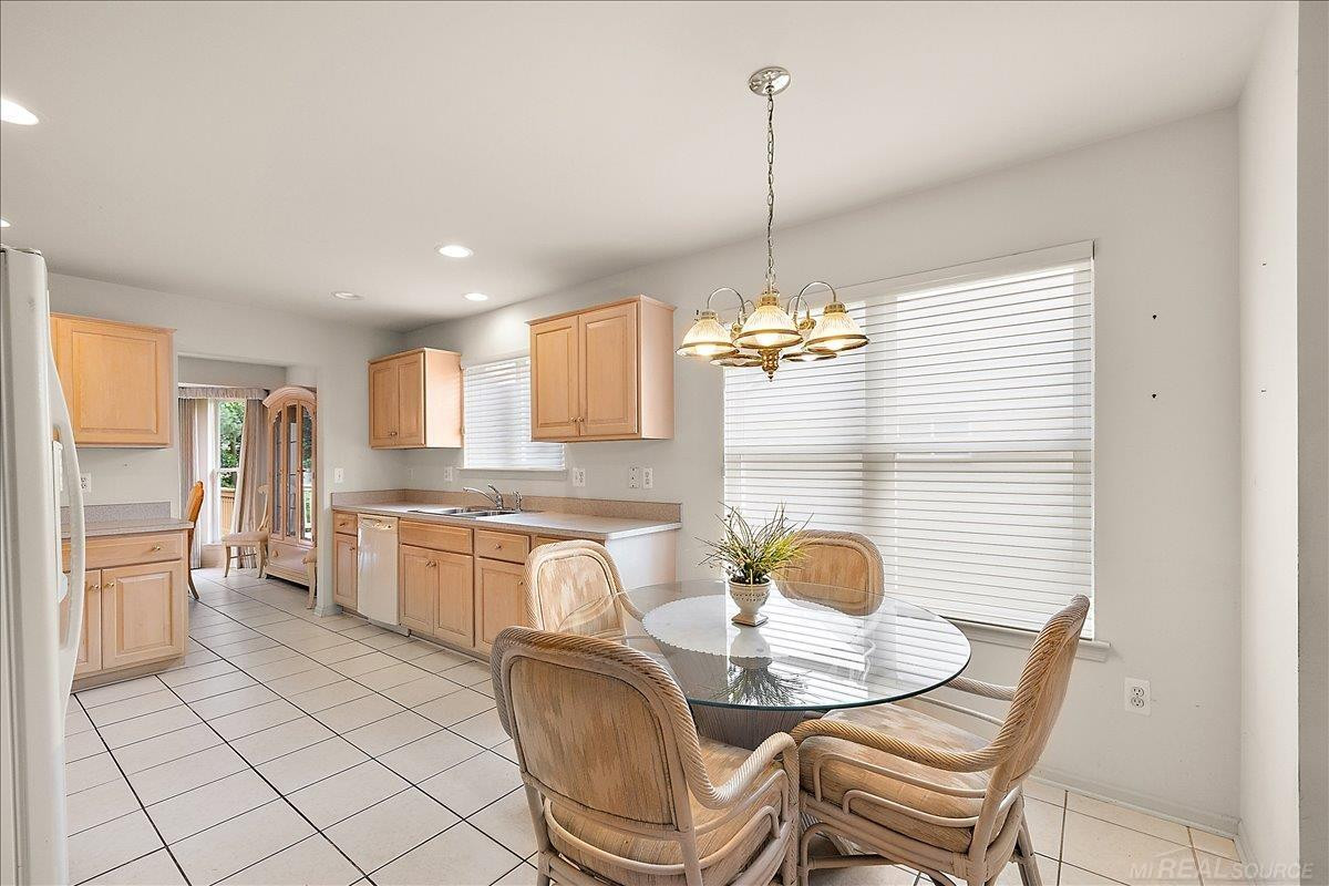 43350 Cove Drive, Clinton Twp, MI 48038 — Photo 16