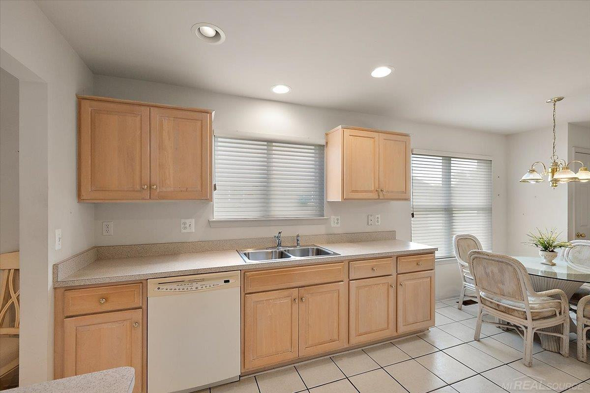 43350 Cove Drive, Clinton Twp, MI 48038 — Photo 18