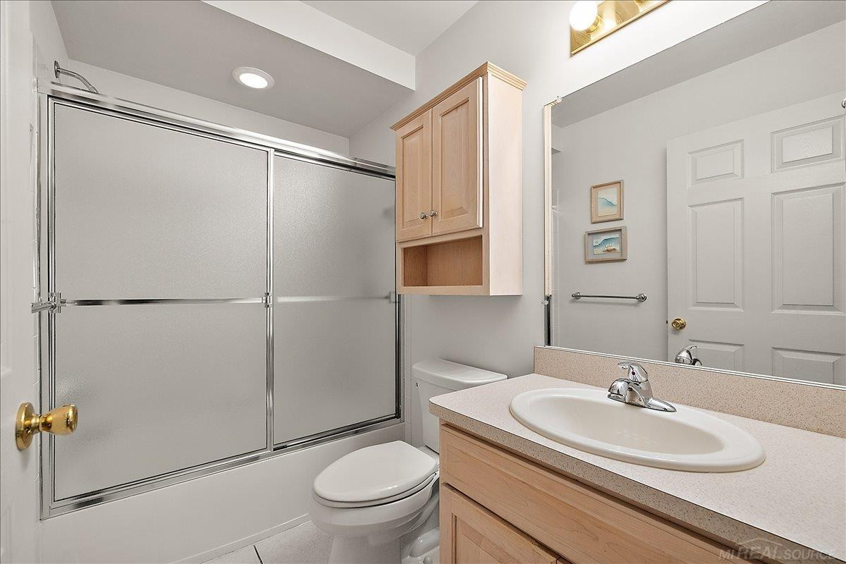 43350 Cove Drive, Clinton Twp, MI 48038 — Photo 32
