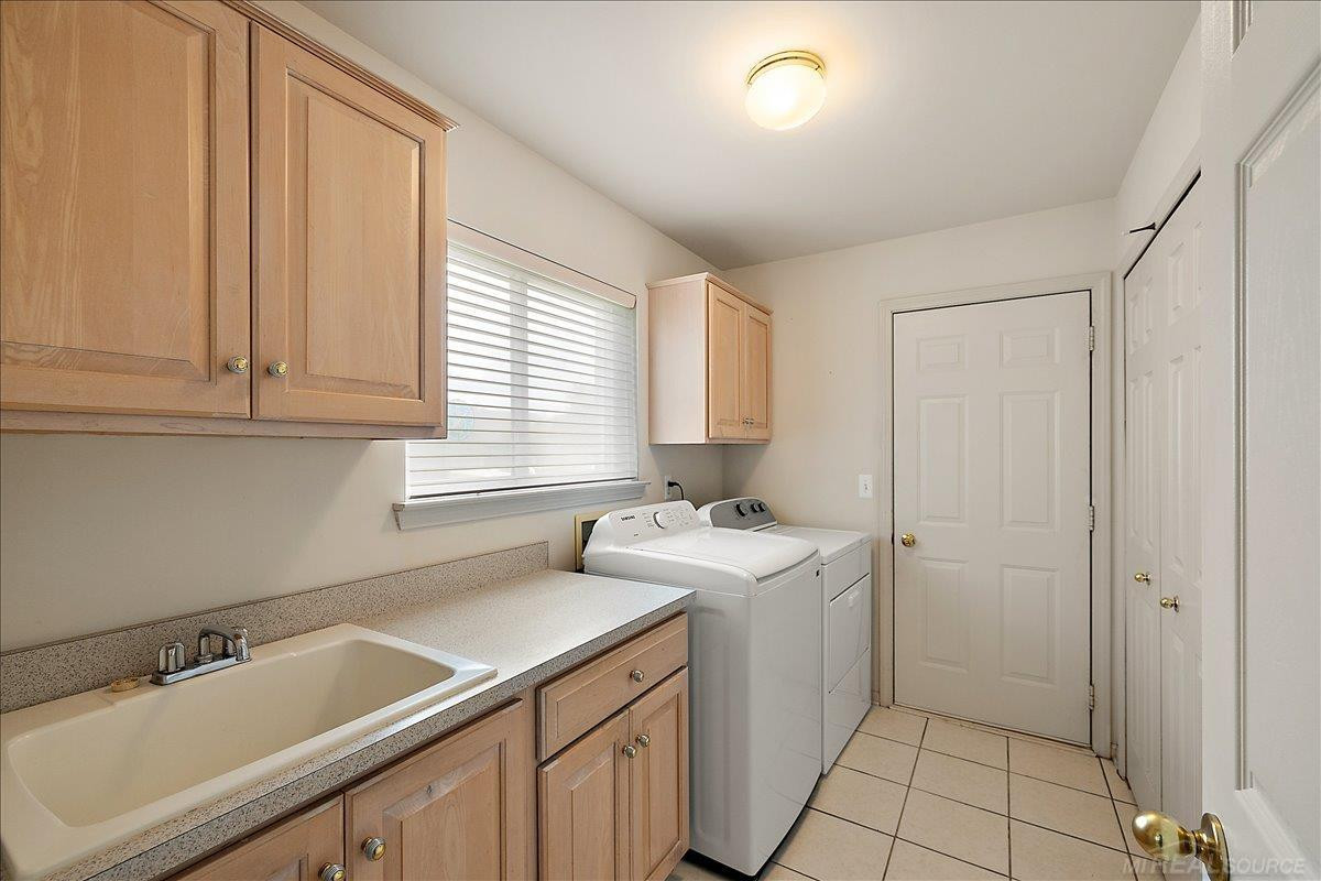 43350 Cove Drive, Clinton Twp, MI 48038 — Photo 35