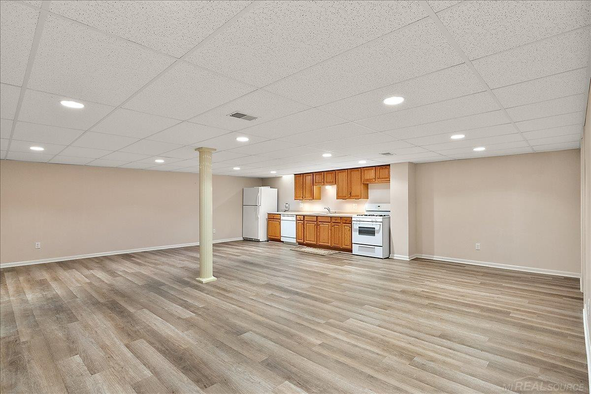 43350 Cove Drive, Clinton Twp, MI 48038 — Photo 37