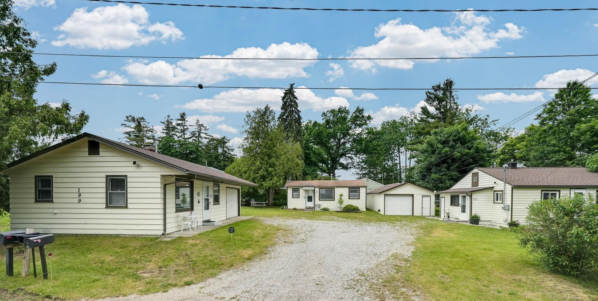 203-201-199 Gasoline Alley, Houghton Lake, MI 48629
