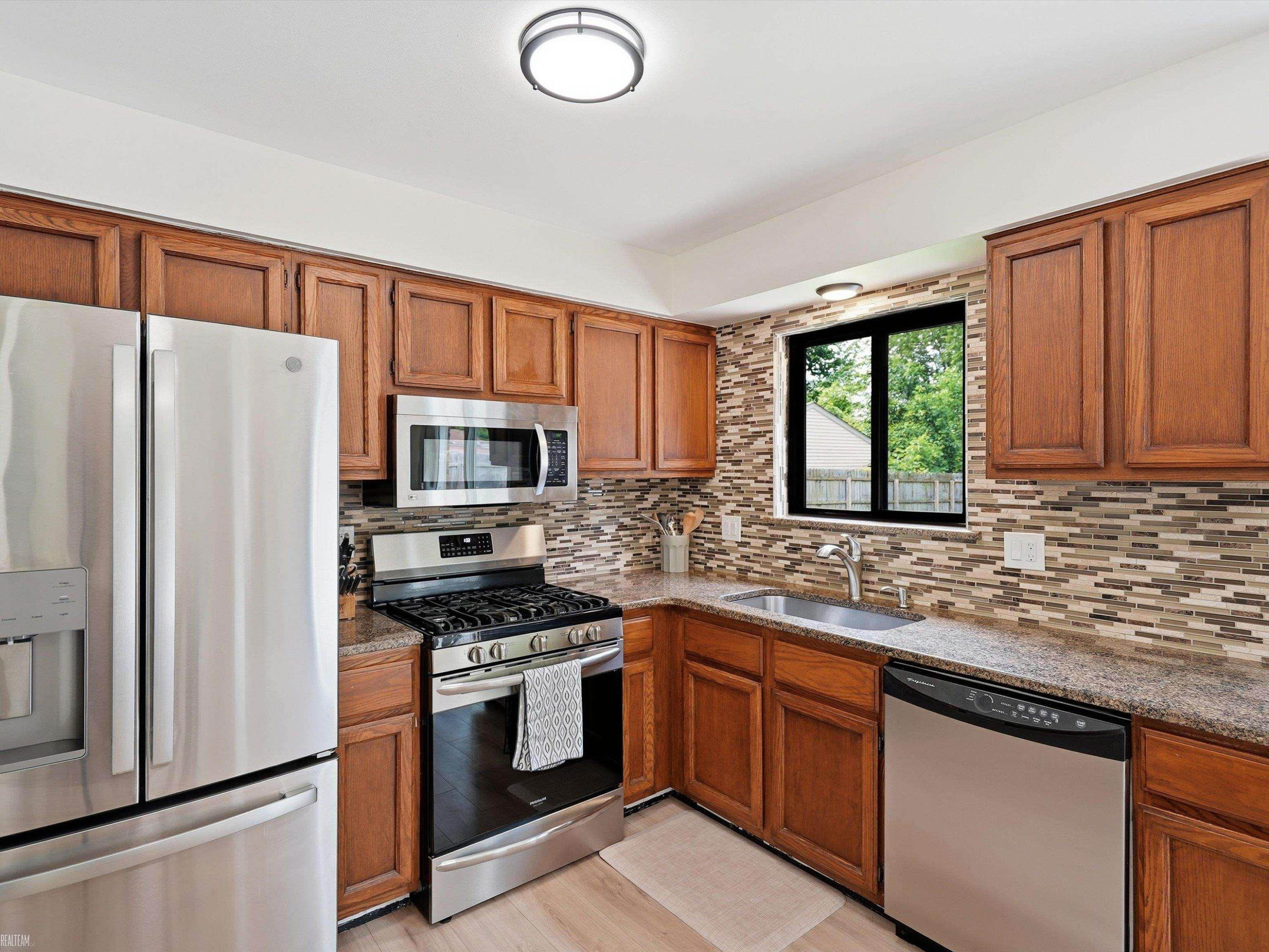 41605 Clayton Street, Clinton Twp, MI 48038 — Photo 8