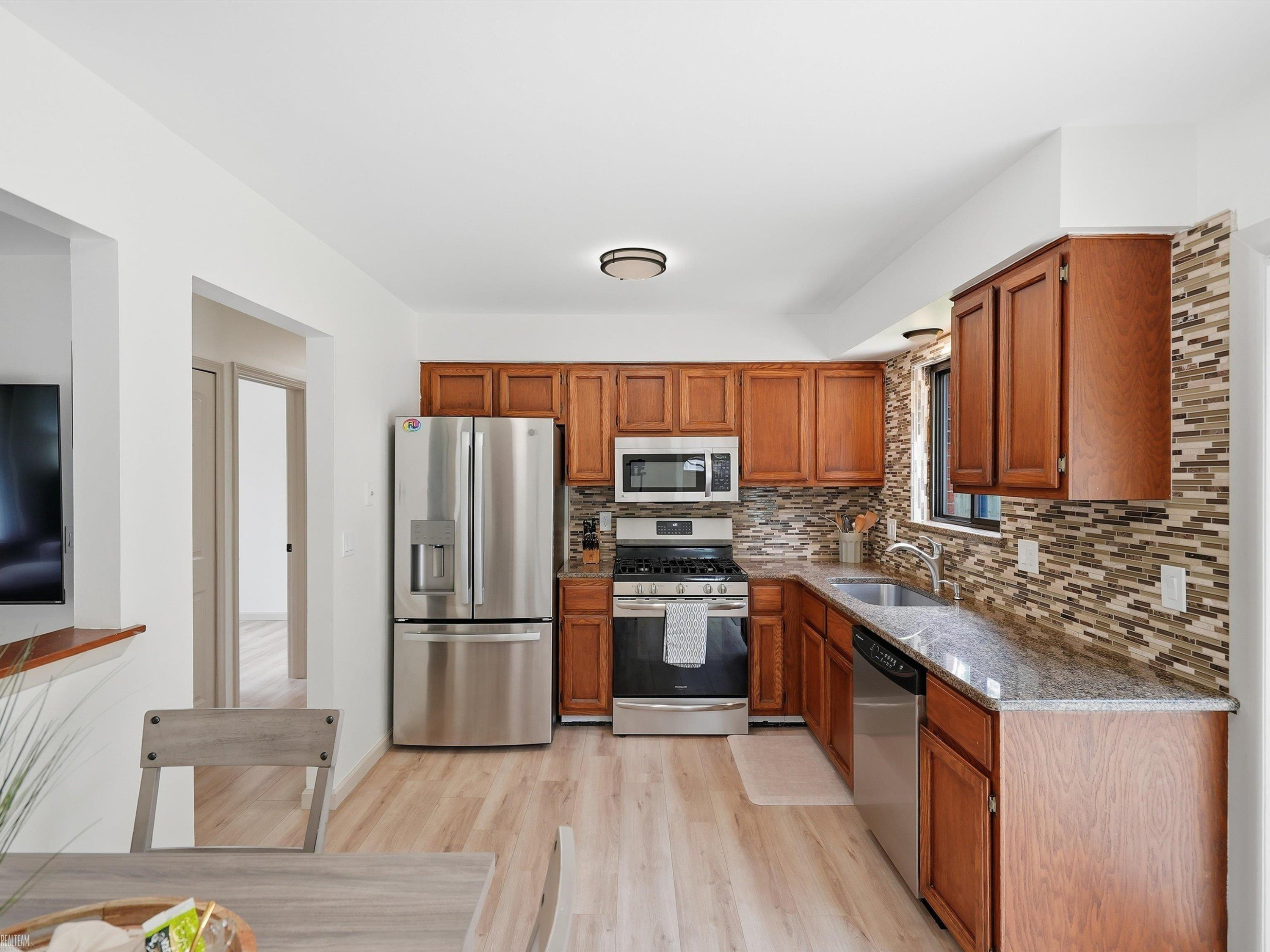 41605 Clayton Street, Clinton Twp, MI 48038 — Photo 10