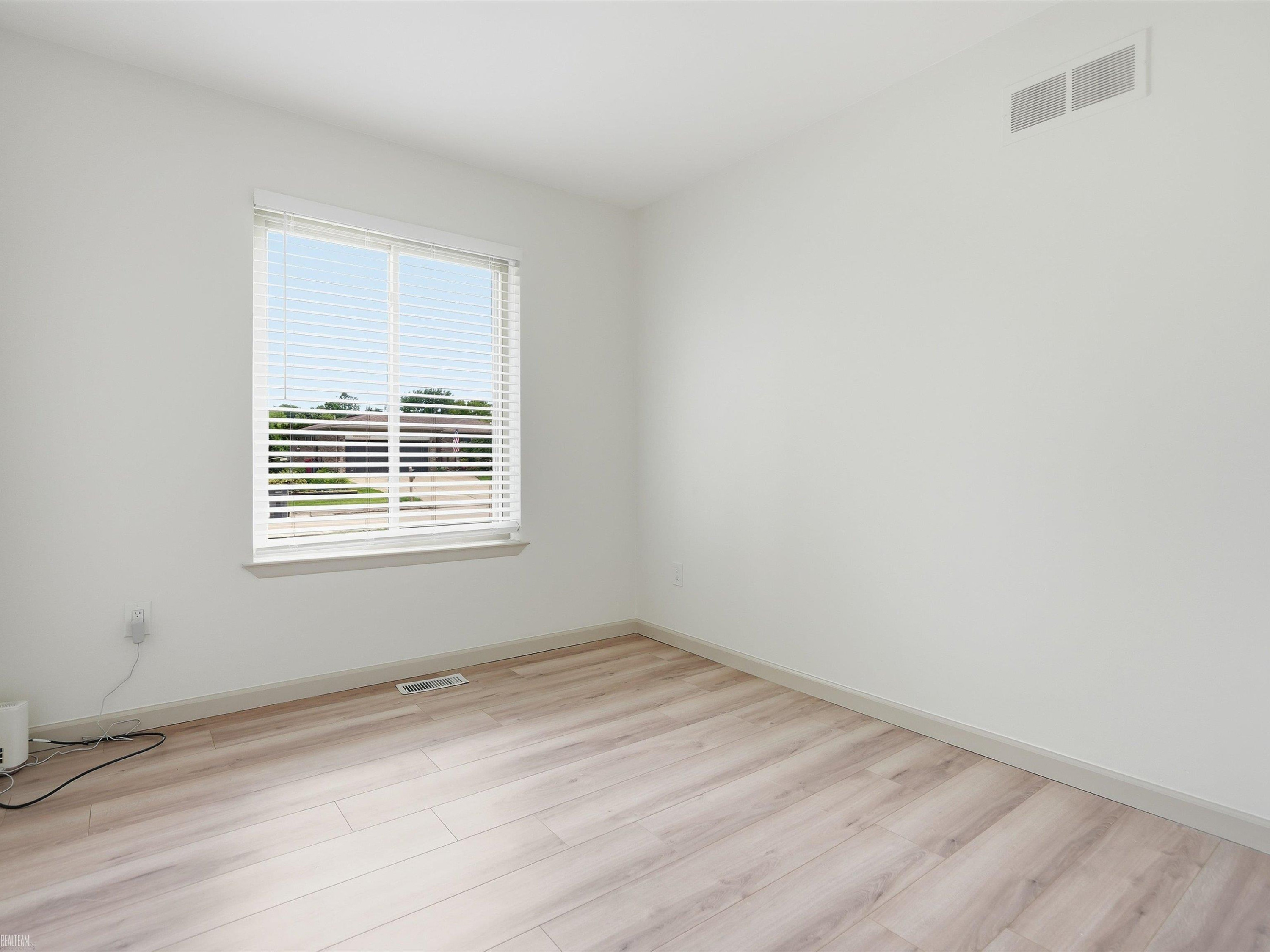 41605 Clayton Street, Clinton Twp, MI 48038 — Photo 12