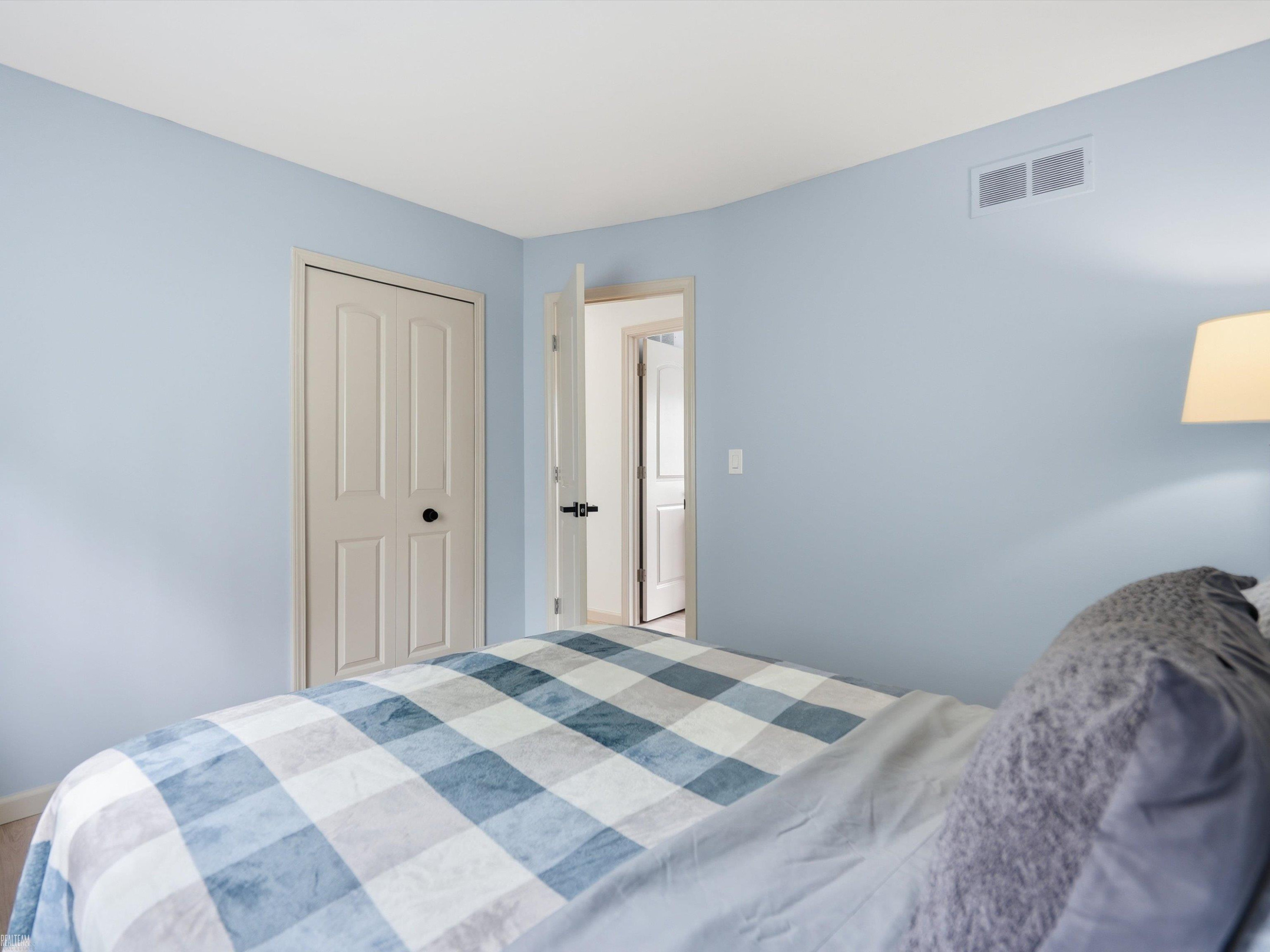 41605 Clayton Street, Clinton Twp, MI 48038 — Photo 18