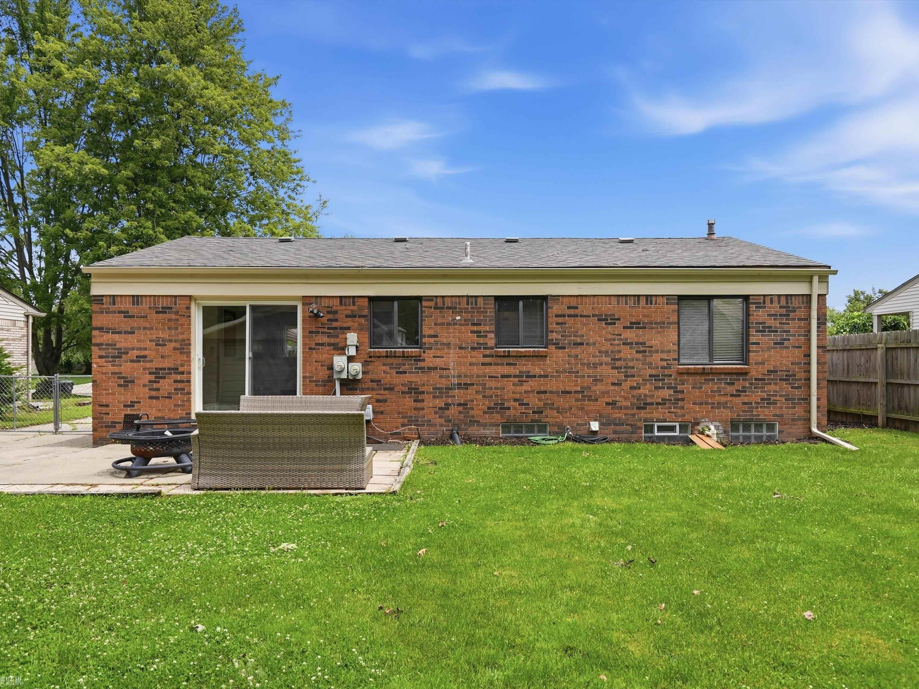 41605 Clayton Street, Clinton Twp, MI 48038 — Photo 31