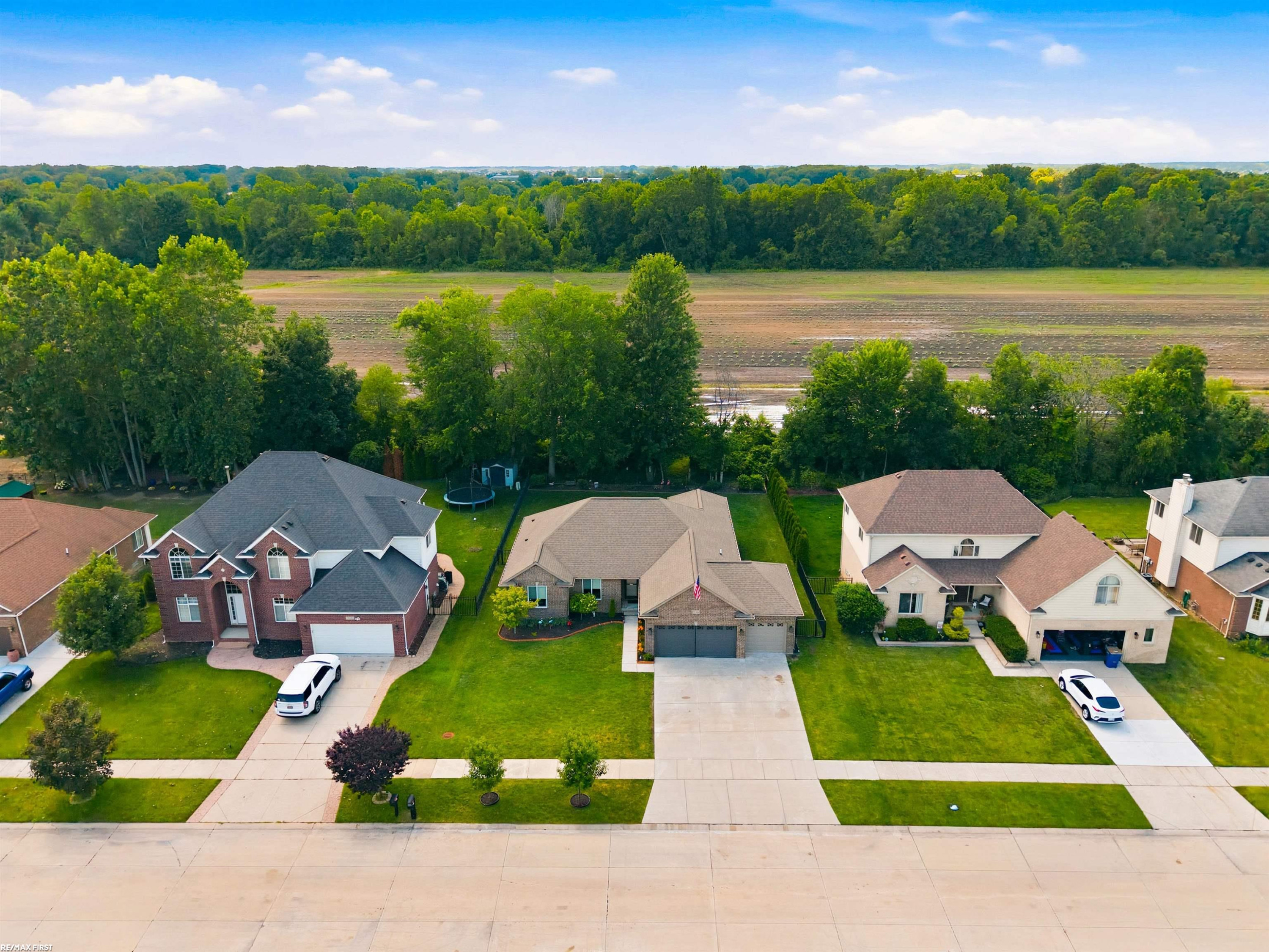 51341 Caroline Drive, New Baltimore, MI 48047 — Photo 3