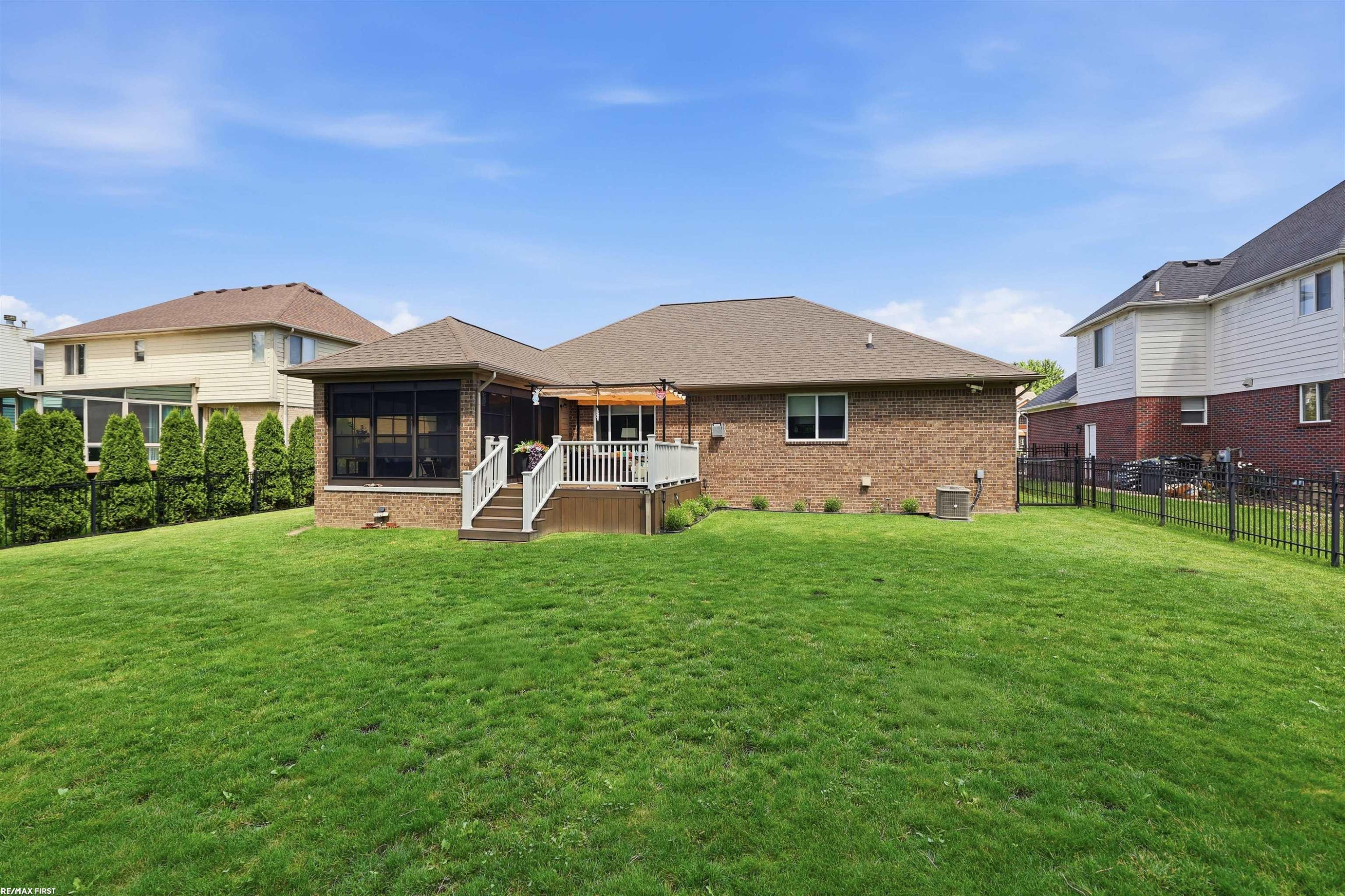 51341 Caroline Drive, New Baltimore, MI 48047 — Photo 48
