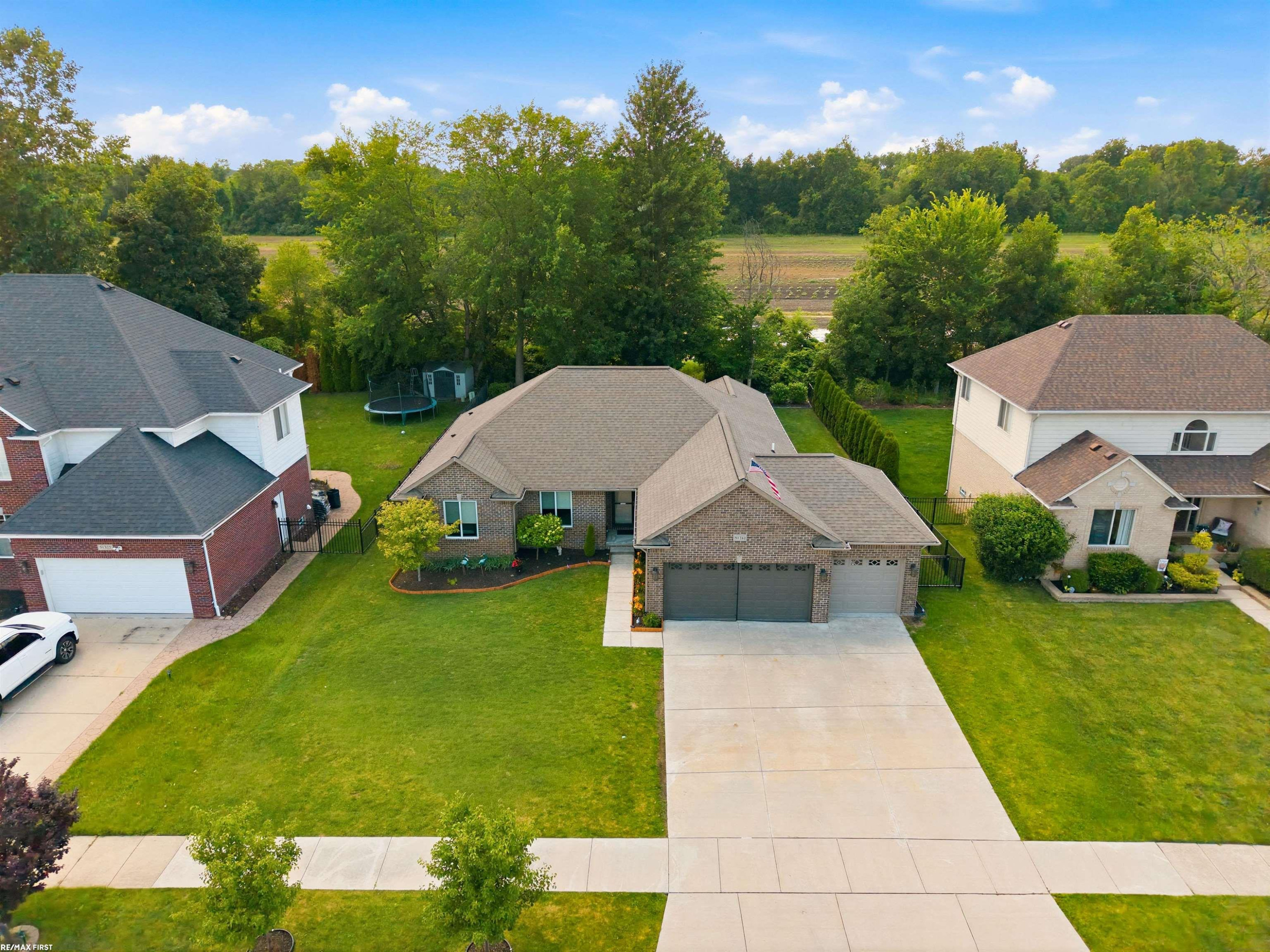 51341 Caroline Drive, New Baltimore, MI 48047 — Photo 50