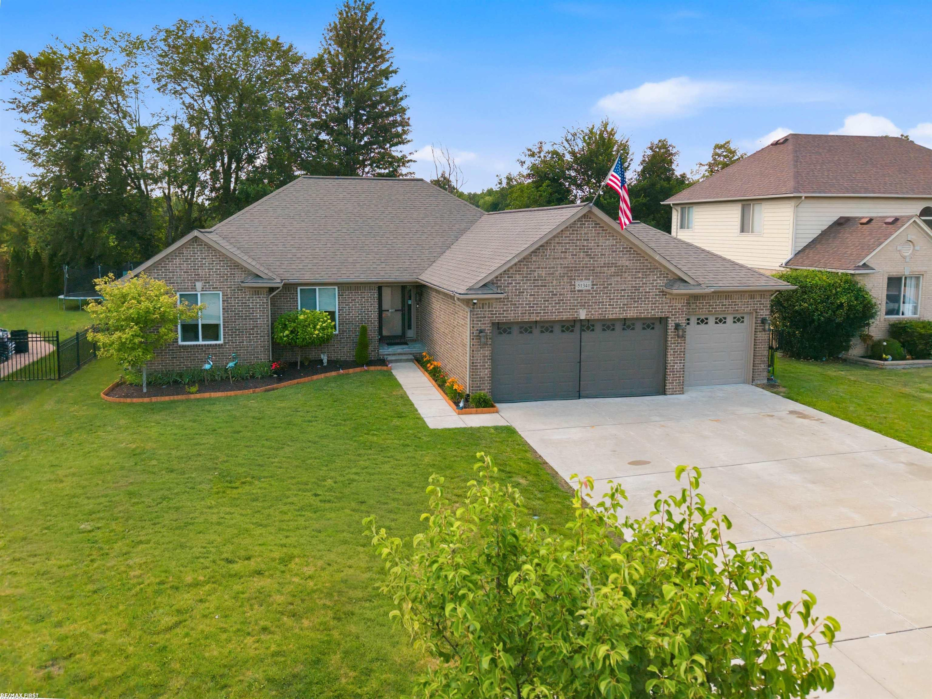 51341 Caroline Drive, New Baltimore, MI 48047 — Photo 51