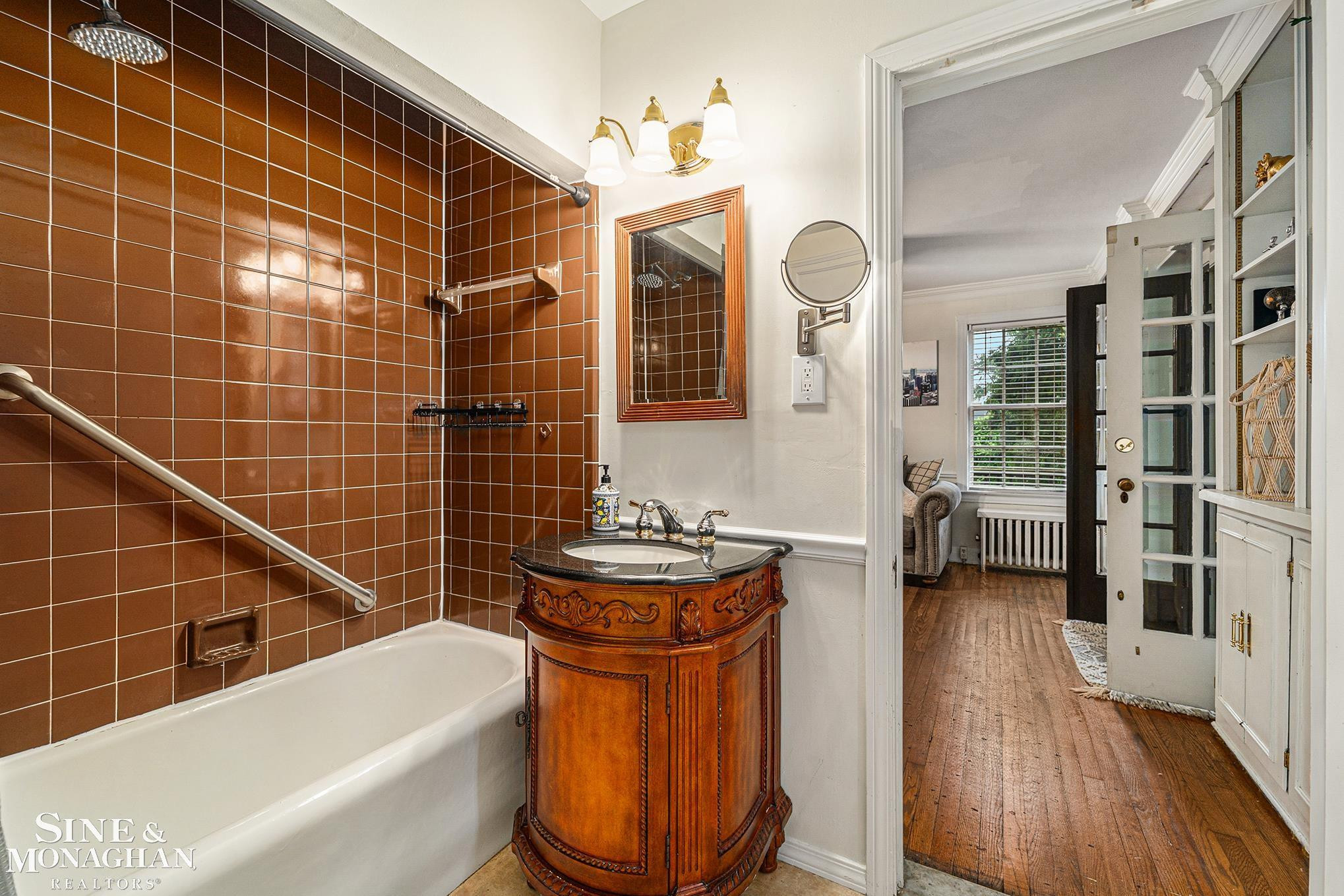 720 Trombley Road, FIRST Floor Unit, Grosse Pointe Park, MI 48230 — Photo 13