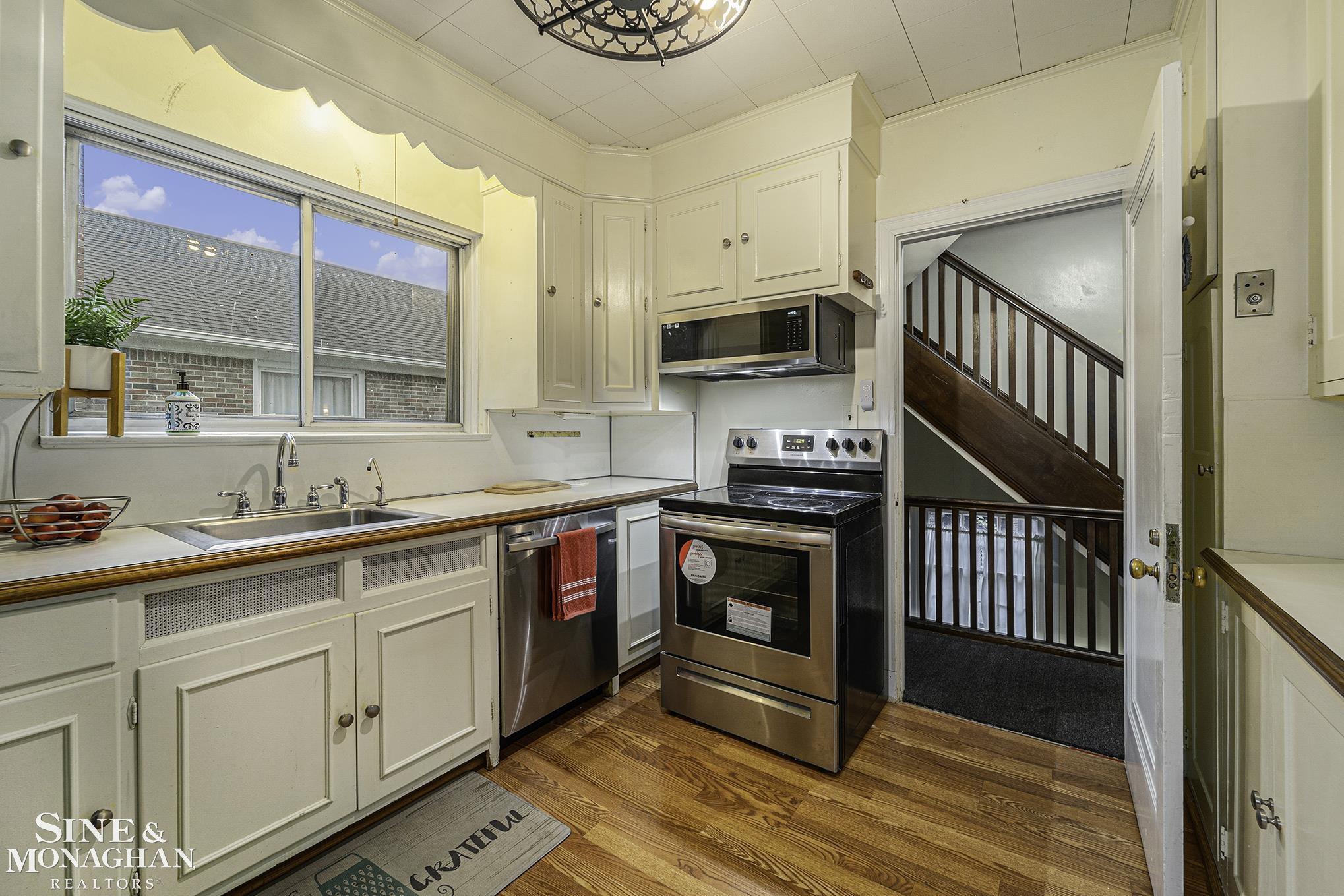 720 Trombley Road, FIRST Floor Unit, Grosse Pointe Park, MI 48230 — Photo 32