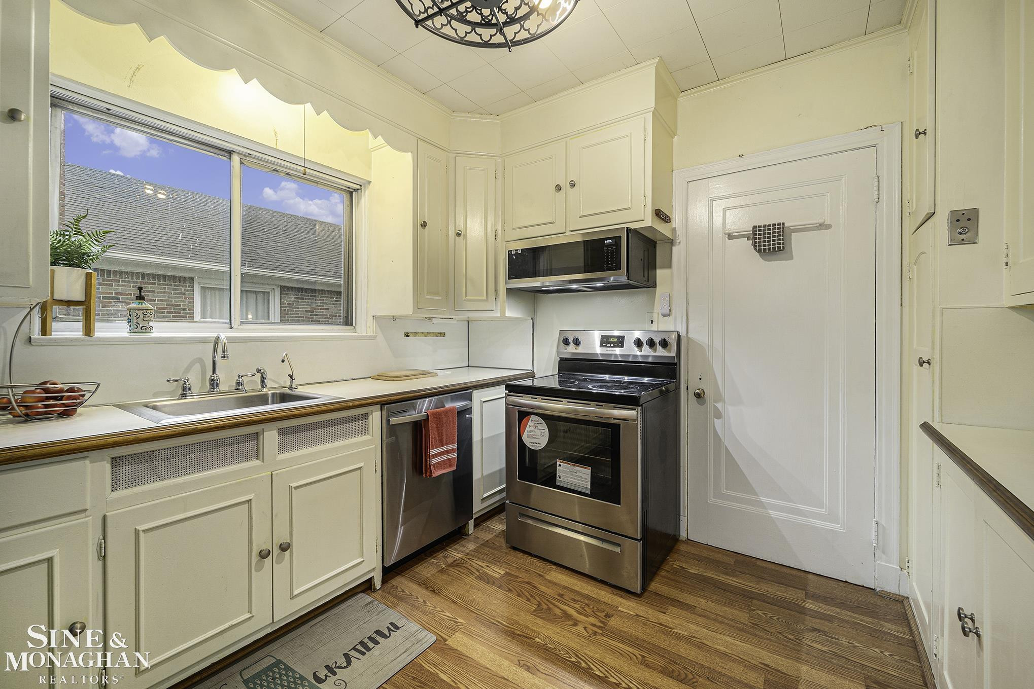 720 Trombley Road, FIRST Floor Unit, Grosse Pointe Park, MI 48230 — Photo 33