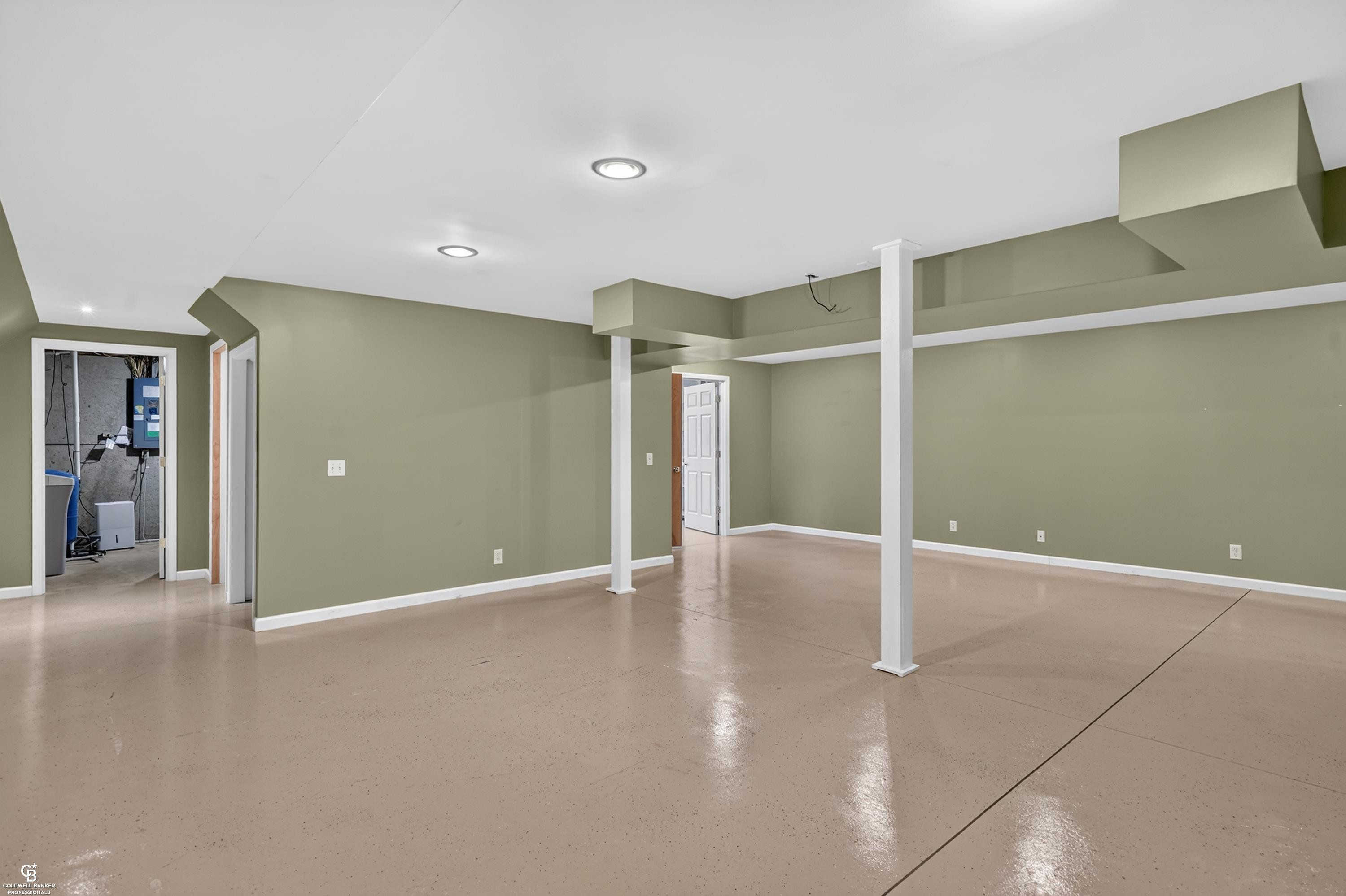 5077 N Belsay Road, Flint, MI 48506 — Photo 10