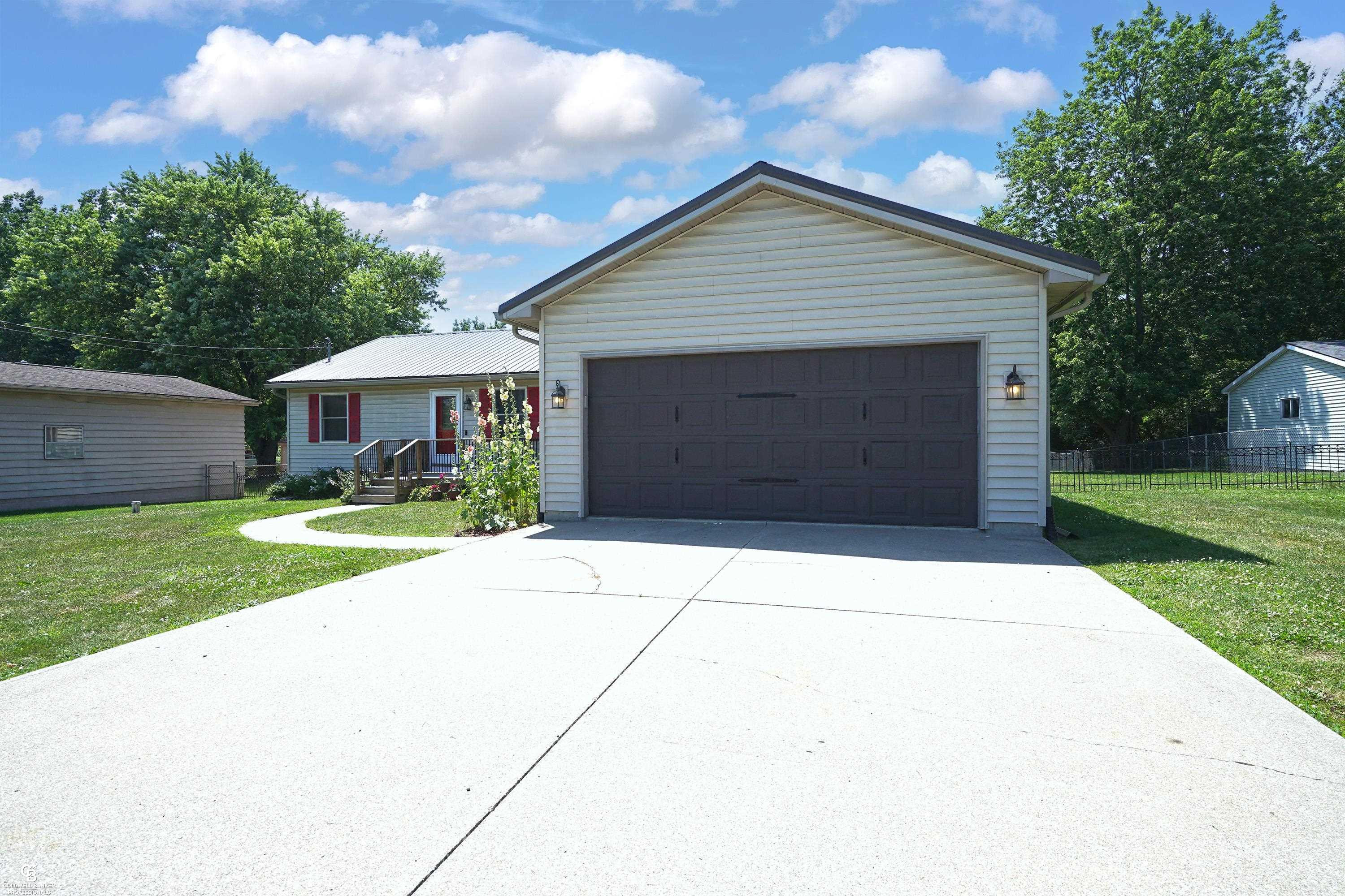 5077 N Belsay Road, Flint, MI 48506 — Photo 38
