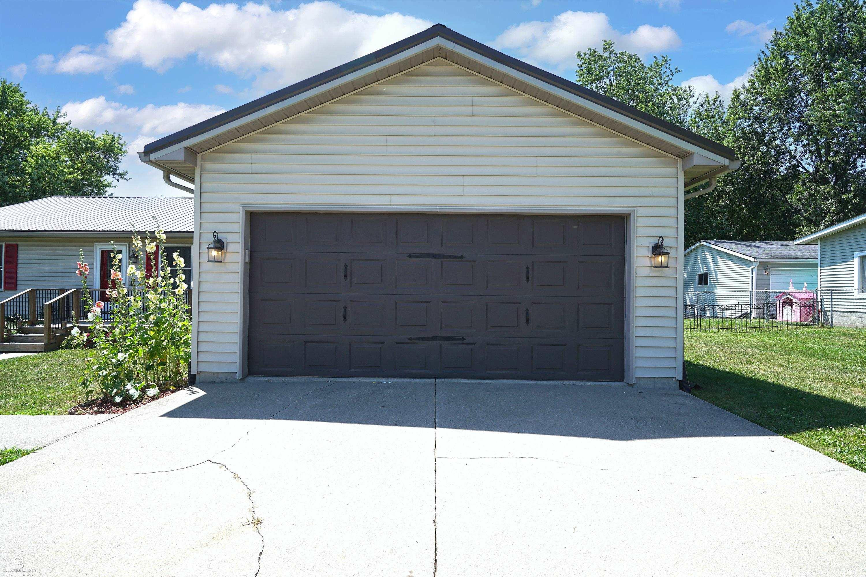 5077 N Belsay Road, Flint, MI 48506 — Photo 39