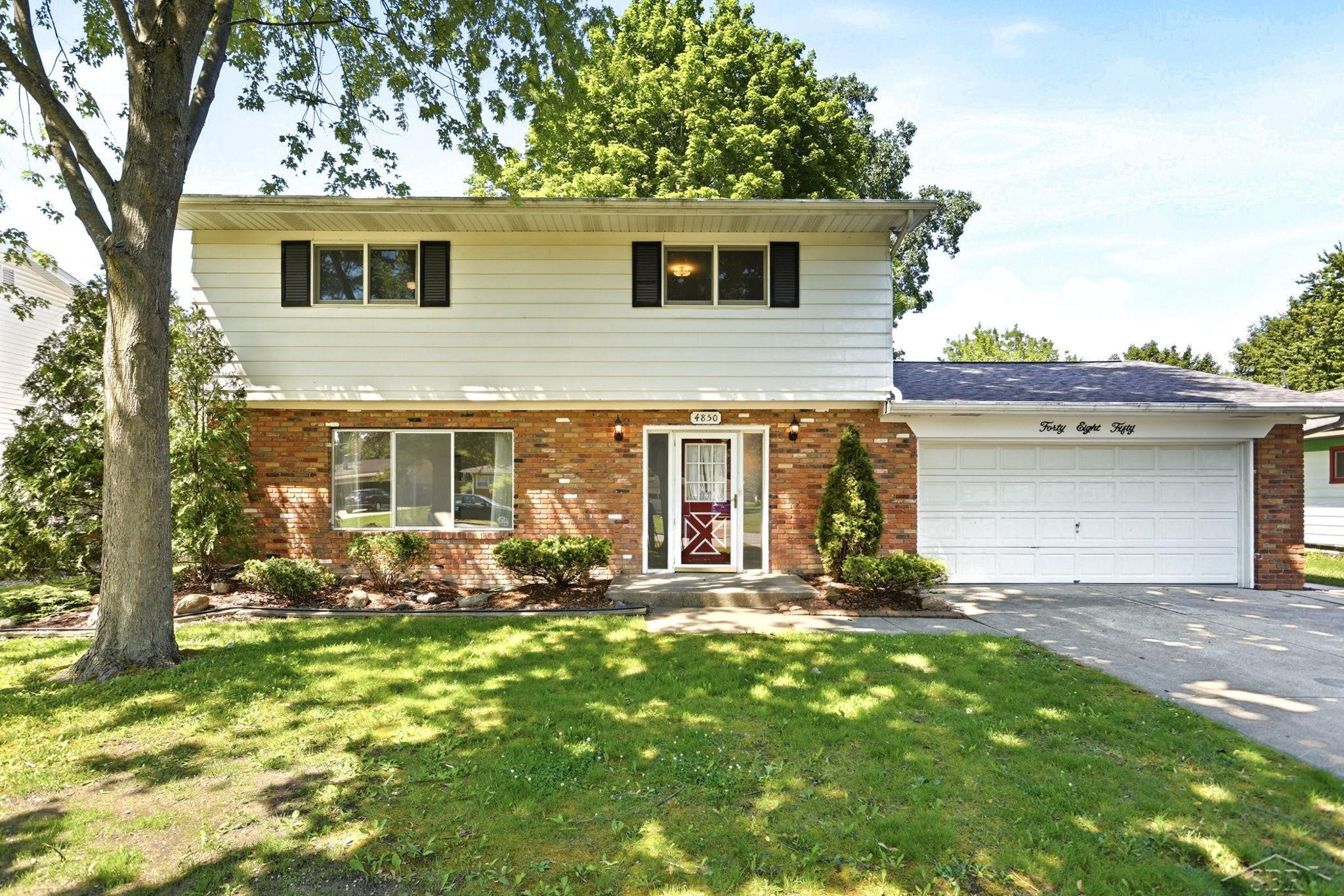 4850 Hanover Drive, Saginaw, MI 48603 — front exterior