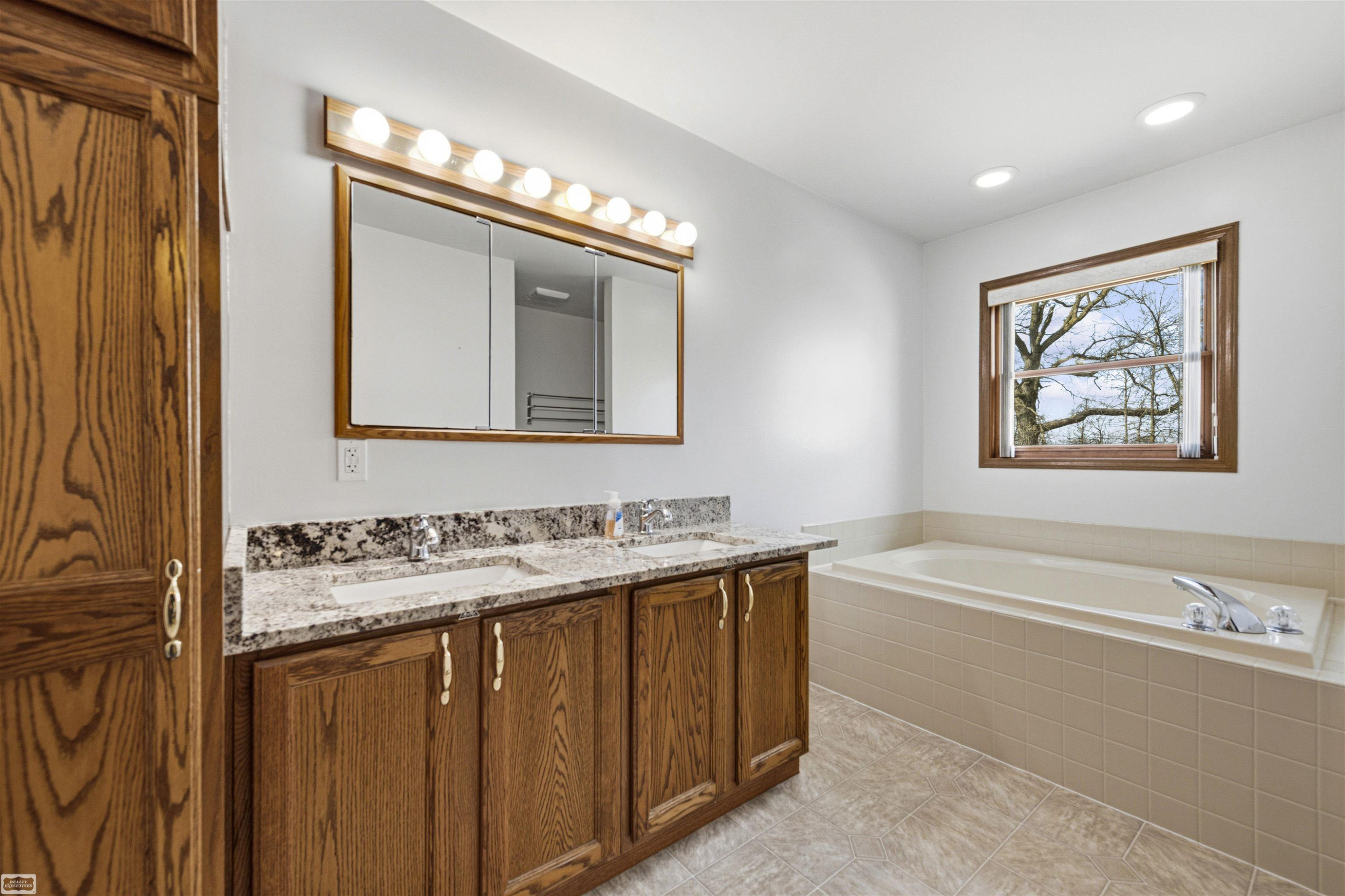 4453 Lone Oak Drive, Capac, MI 48014 — Photo 12