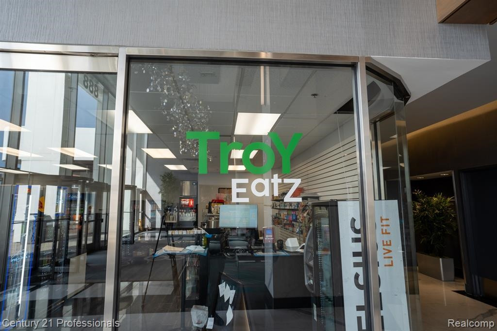 888 W Big Beaver - Troy Eatz Road, Troy, MI 48084 — front exterior