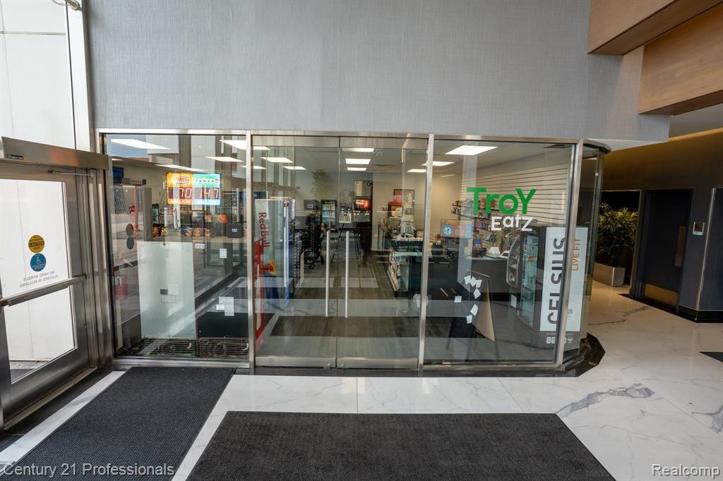888 W Big Beaver - Troy Eatz Road, Troy, MI 48084 — Photo 4