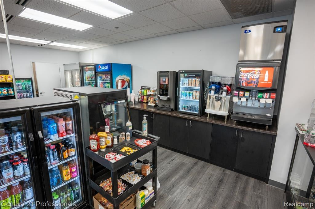 888 W Big Beaver - Troy Eatz Road, Troy, MI 48084 — Photo 8