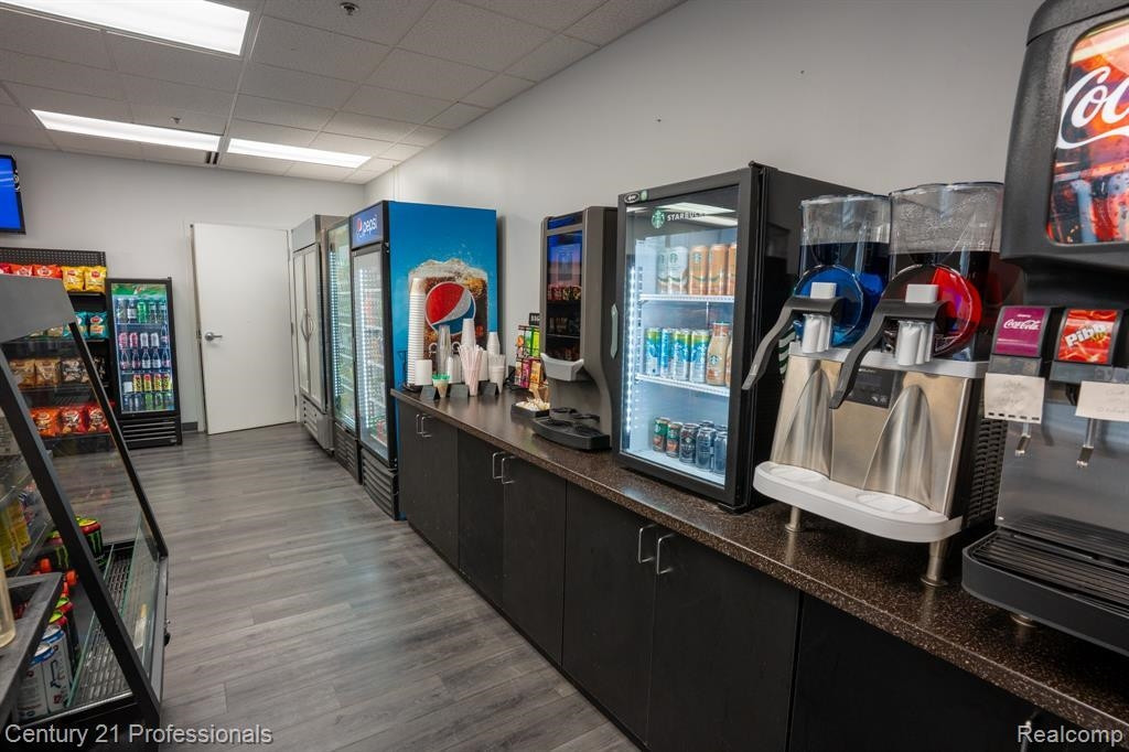 888 W Big Beaver - Troy Eatz Road, Troy, MI 48084 — Photo 11