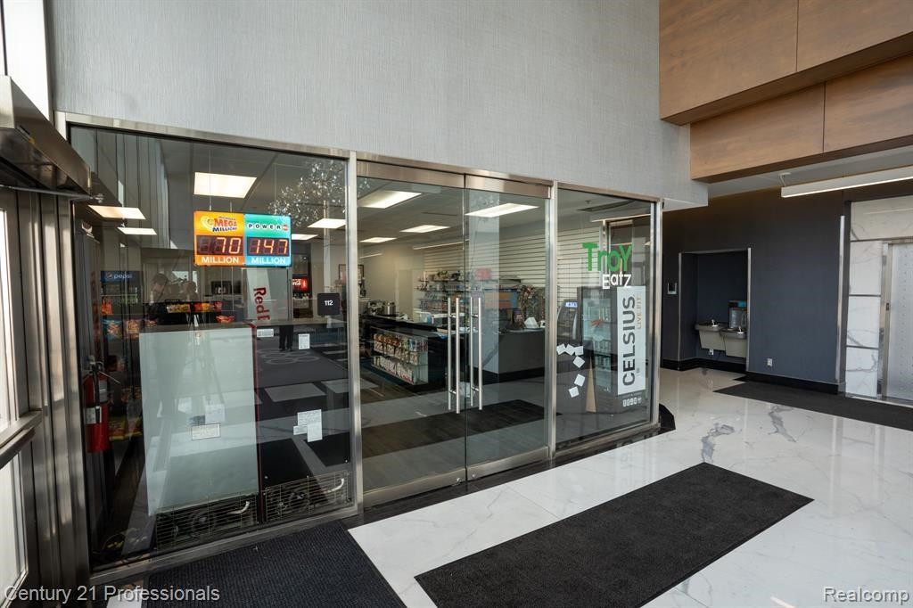 888 W Big Beaver - Troy Eatz Road, Troy, MI 48084 — Photo 35