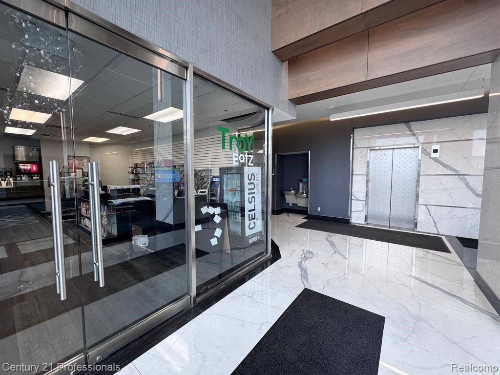 888 W Big Beaver - Troy Eatz Road, Troy, MI 48084 — Photo 36