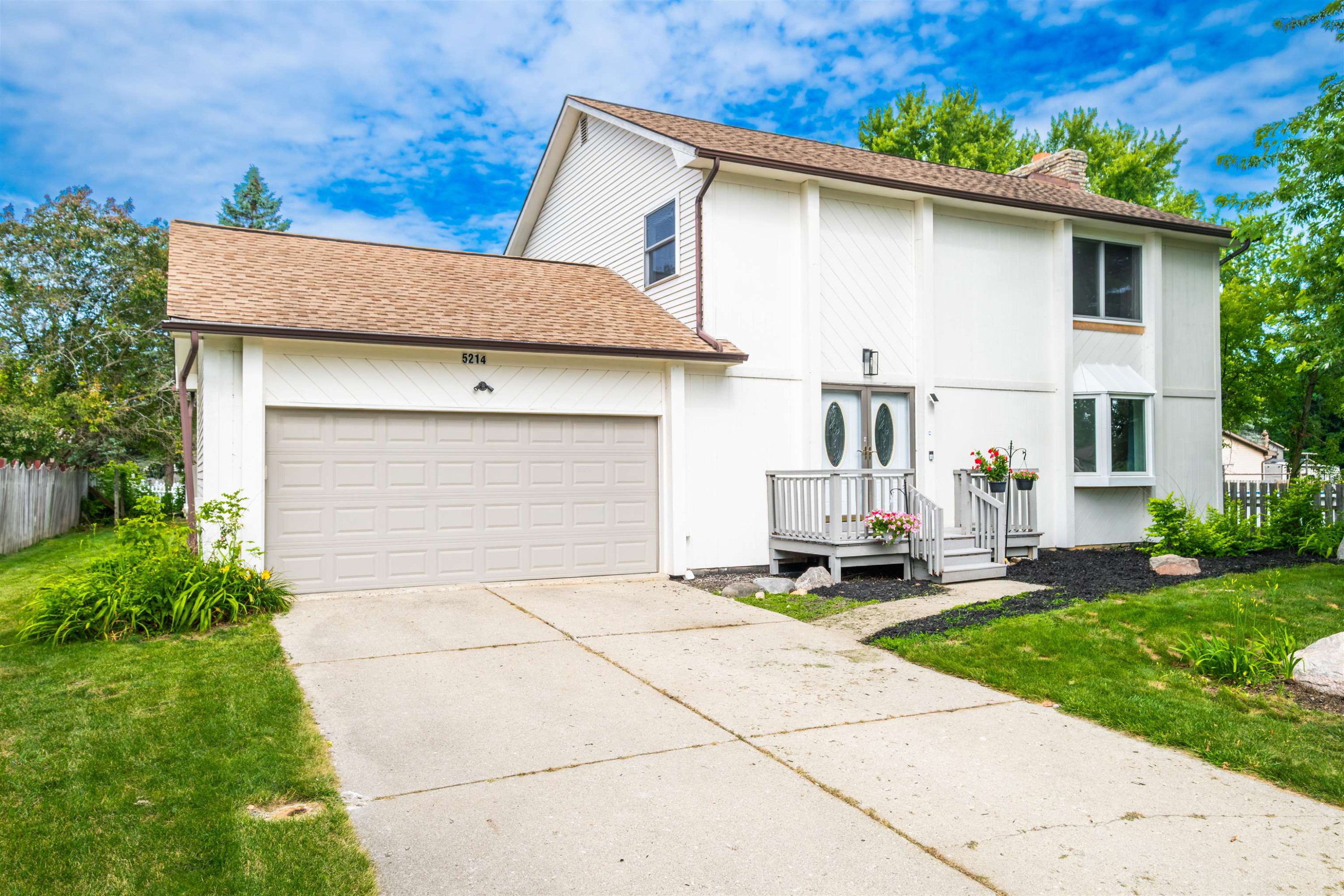 5214 Regimental Banner Drive, Grand Blanc, MI 48439 — front exterior
