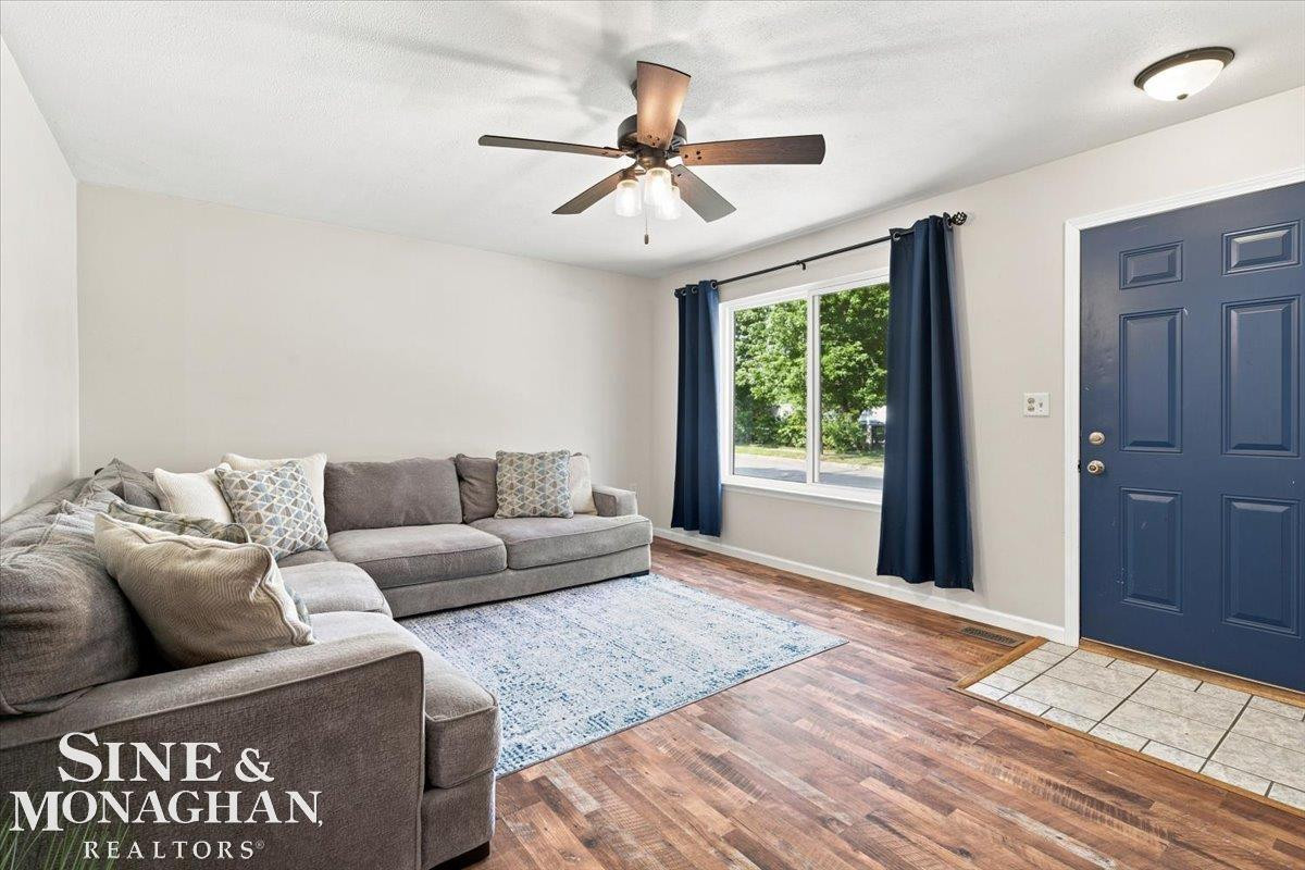 855 Georgia Street, Marysville, MI 48040 — Photo 4