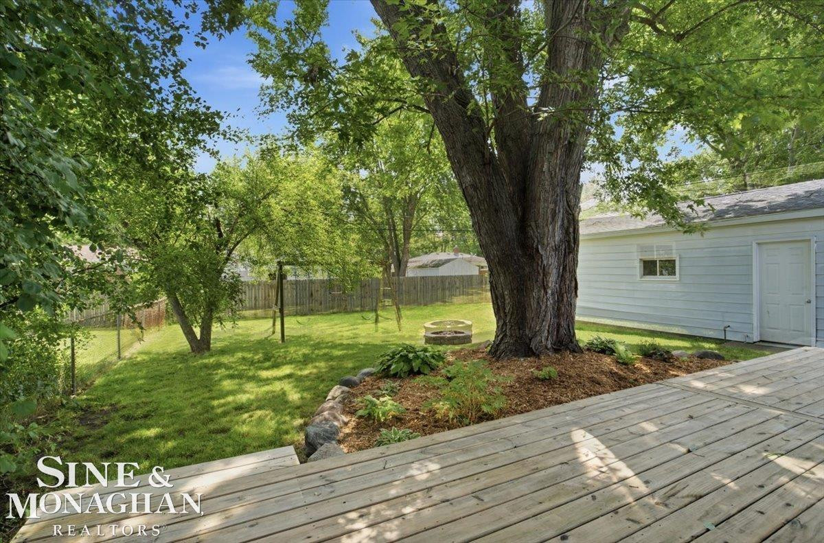 855 Georgia Street, Marysville, MI 48040 — Photo 28