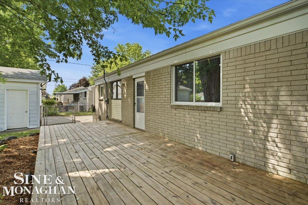 855 Georgia Street, Marysville, MI 48040 — Photo 29