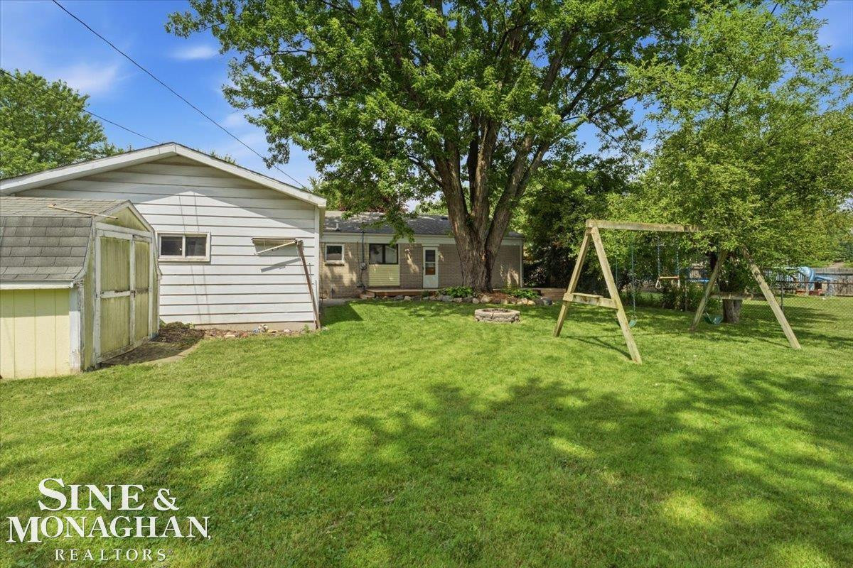 855 Georgia Street, Marysville, MI 48040 — Photo 31