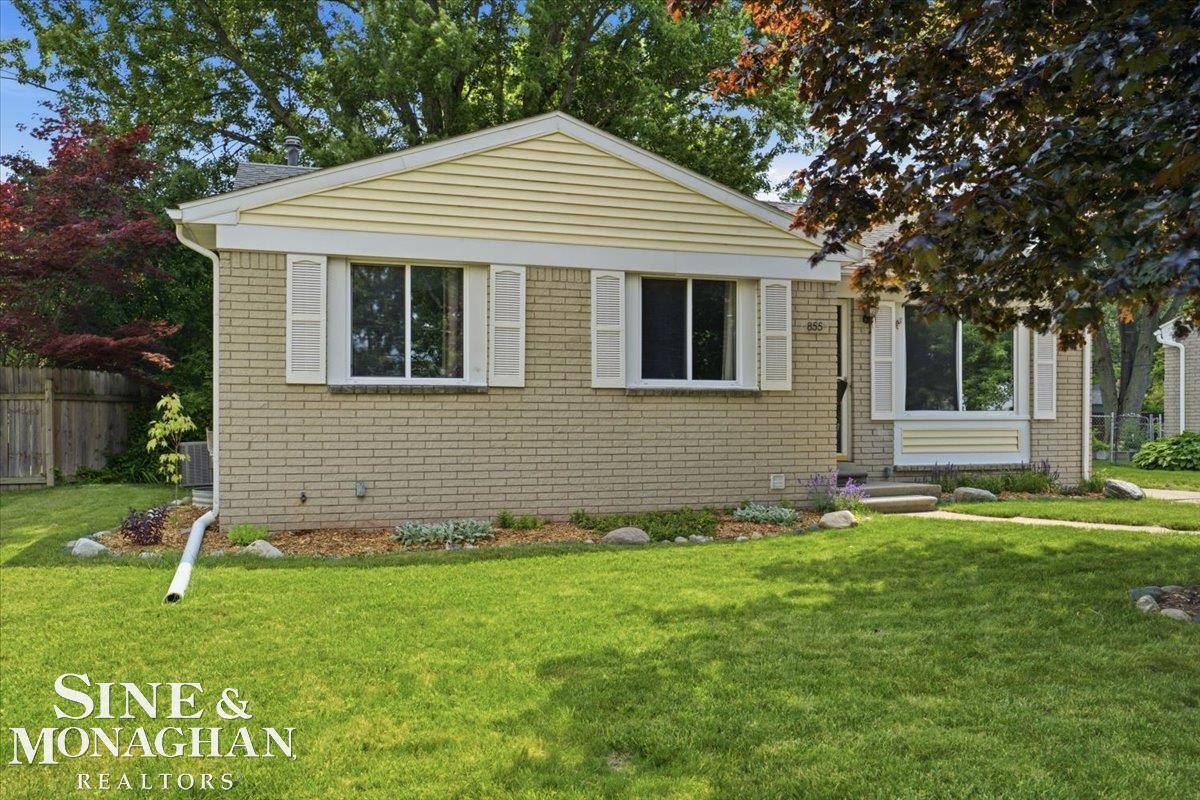 855 Georgia Street, Marysville, MI 48040 — Photo 32