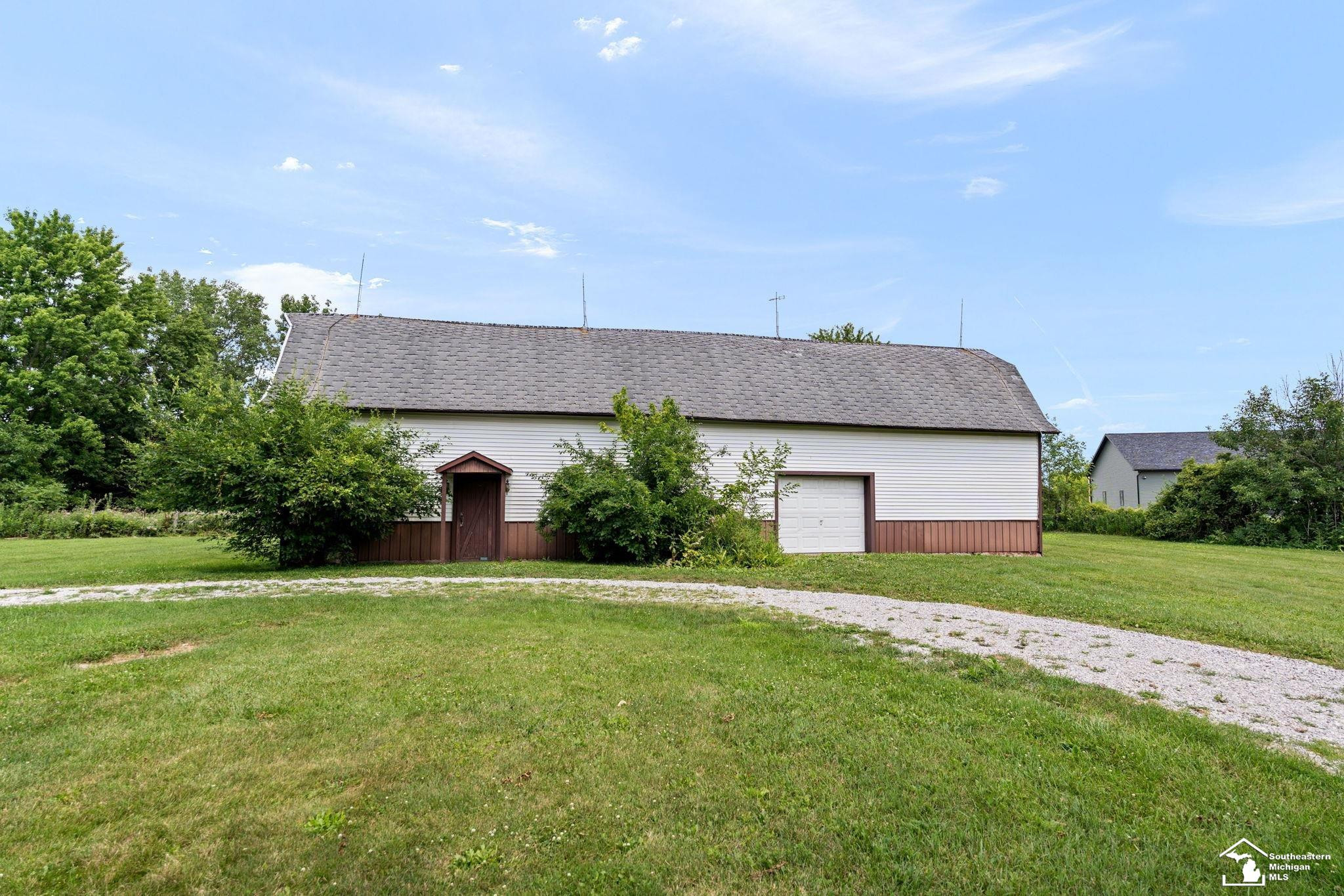 7200 Memorial Highway, MI 49267 — Photo 25