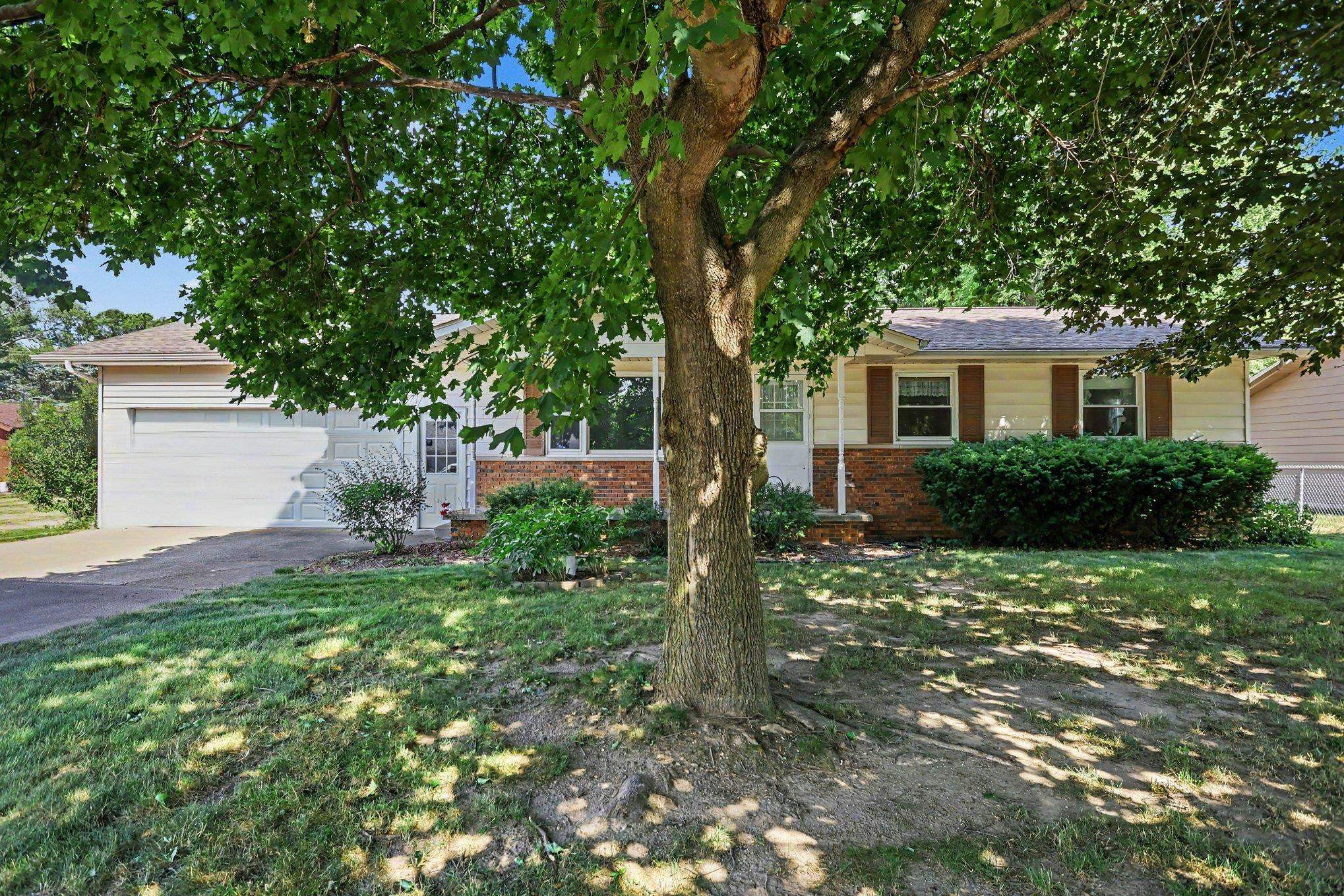 4823 Byron Drive, Vassar, MI 48768 — Photo 2