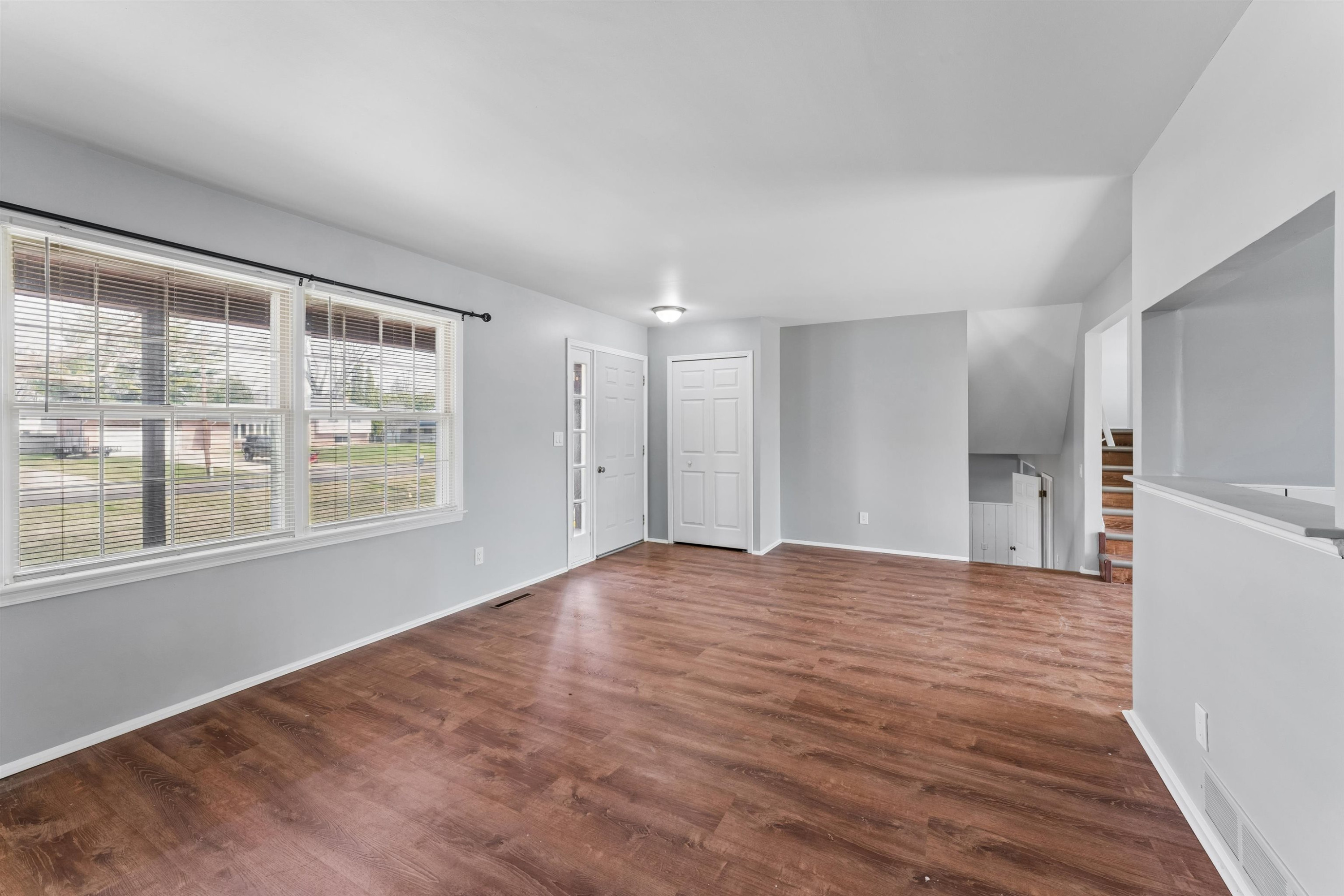 5226 Washtenaw Street, Burton, MI 48509 — Photo 8