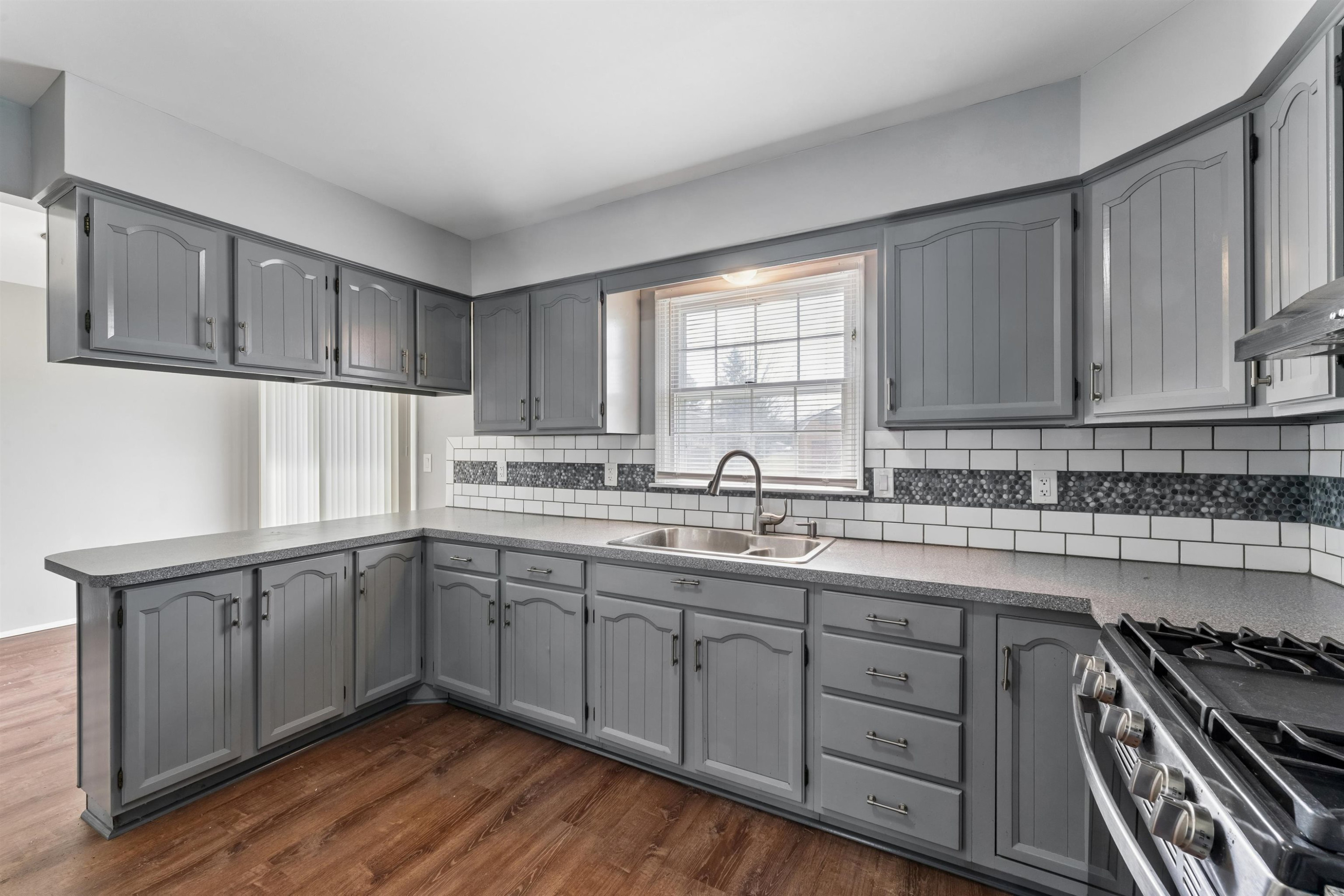 5226 Washtenaw Street, Burton, MI 48509 — Photo 12