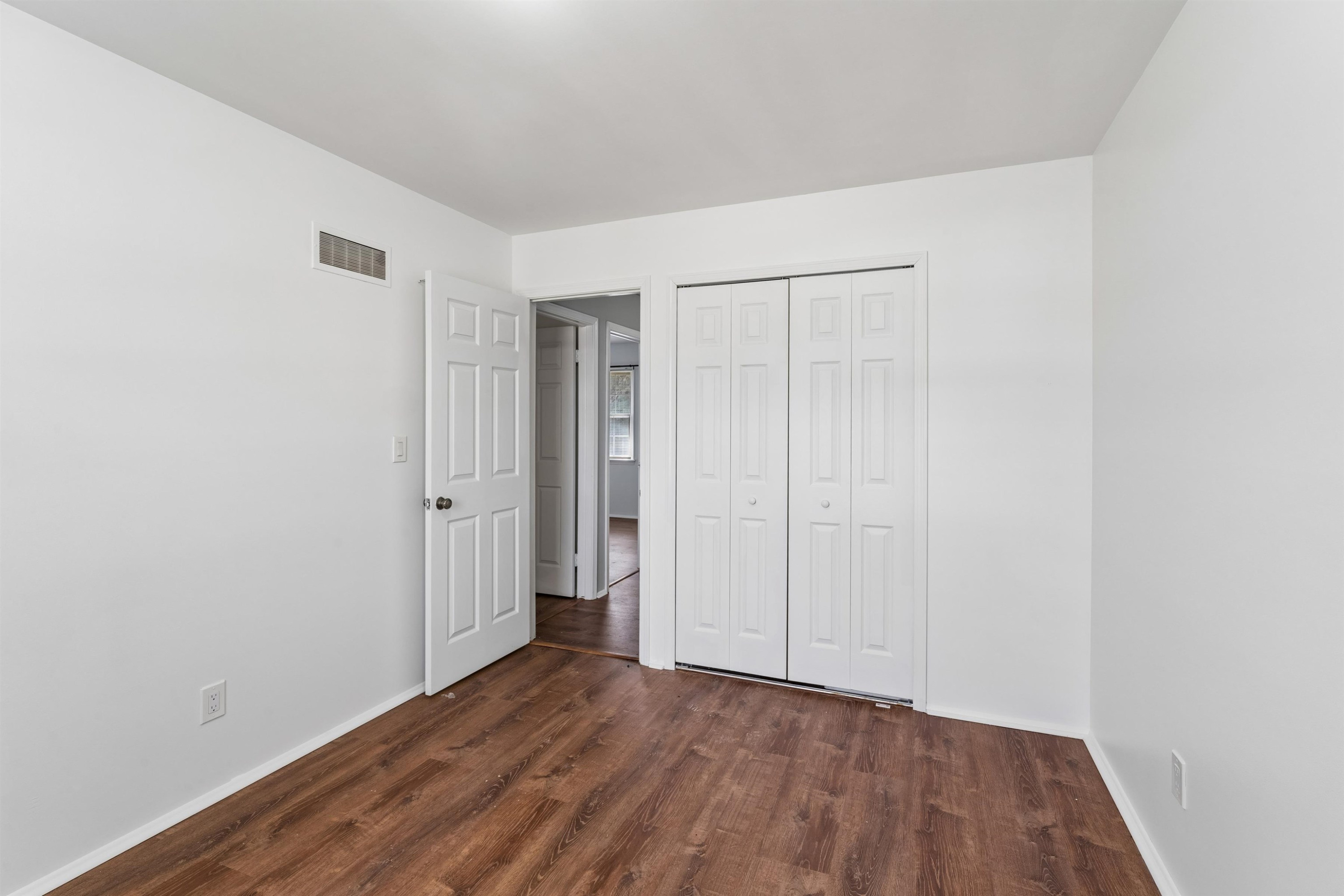 5226 Washtenaw Street, Burton, MI 48509 — Photo 19