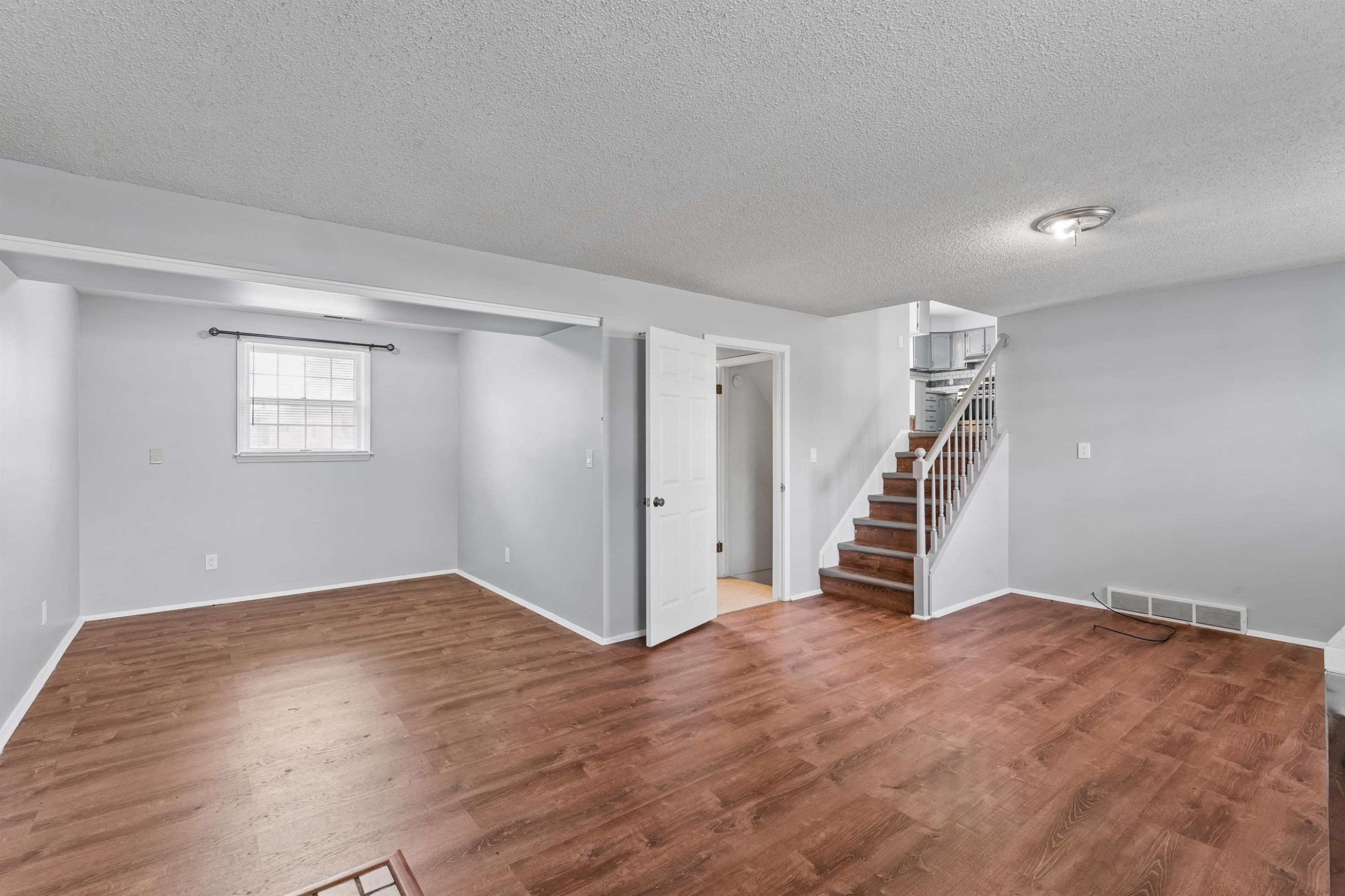 5226 Washtenaw Street, Burton, MI 48509 — Photo 23